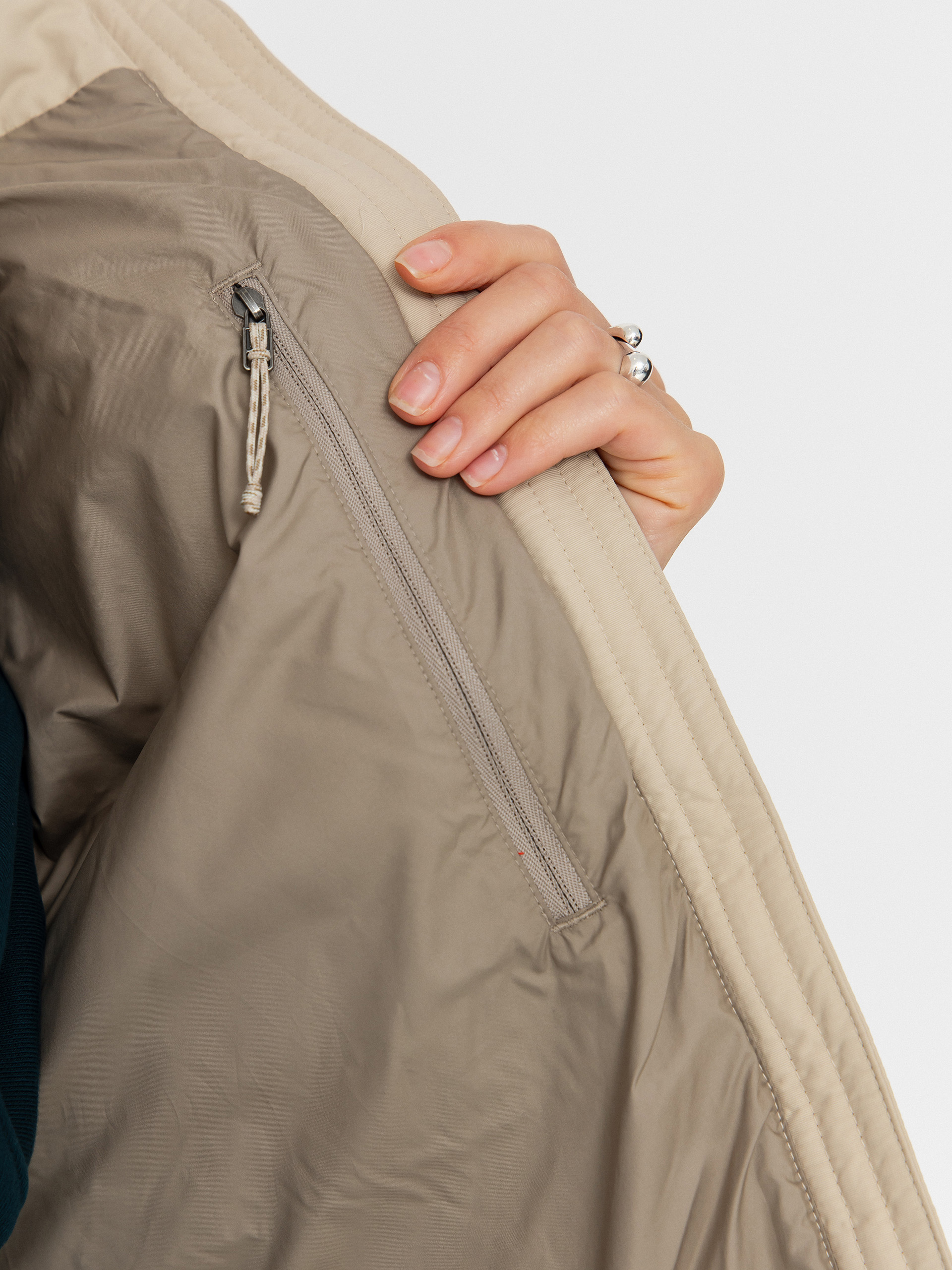 Patagonia Jacke Downdrift Wmn (oar tan w/seabird grey)