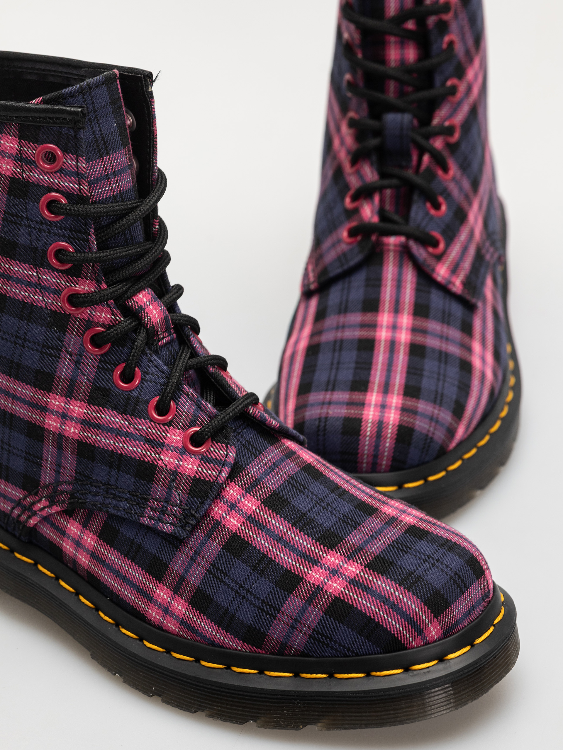 Dr. Martens 1460 Wmn Shoes (pink multi tartan)