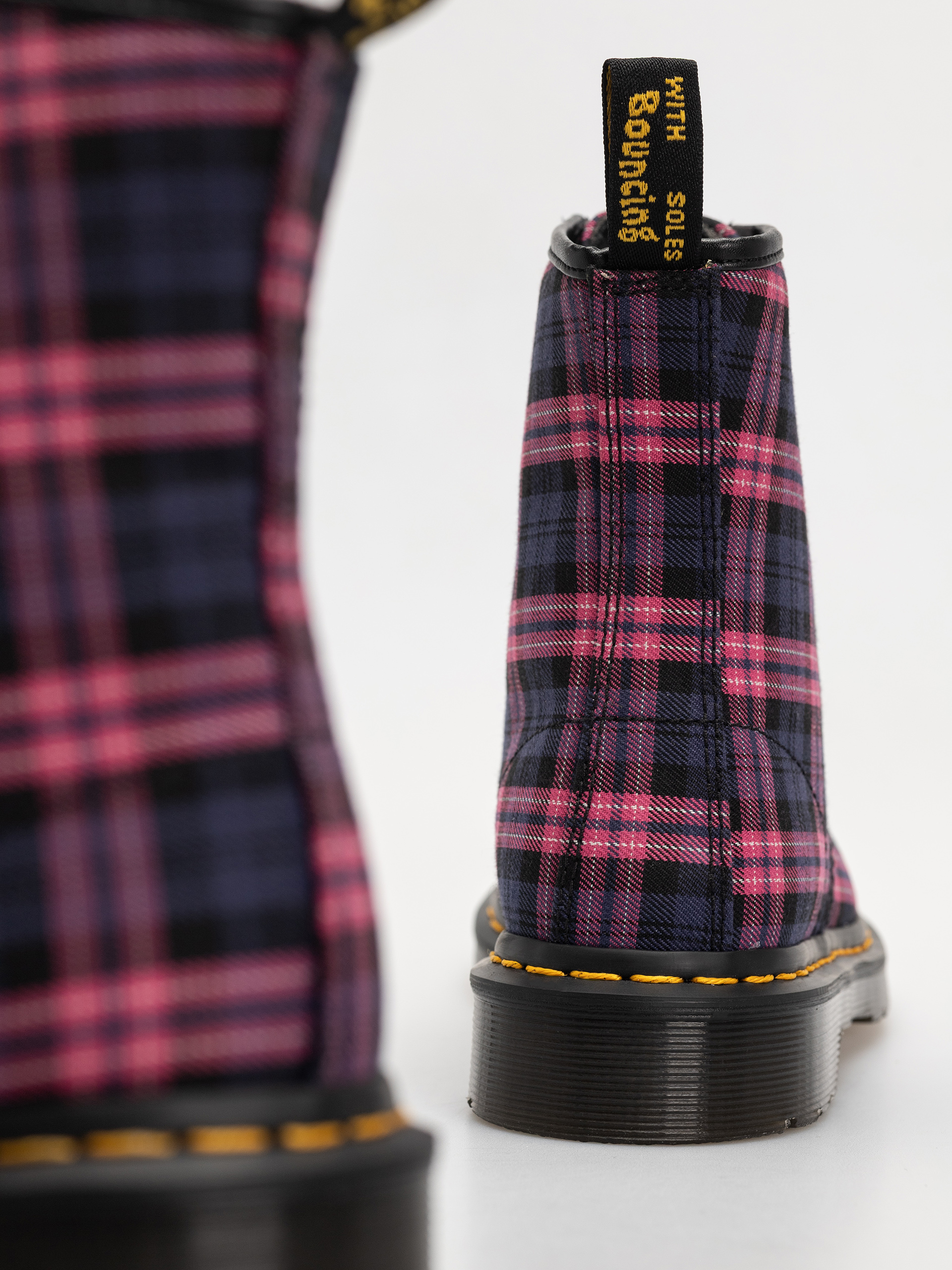 Dr. Martens 1460 Wmn Schuhe (pink multi tartan)