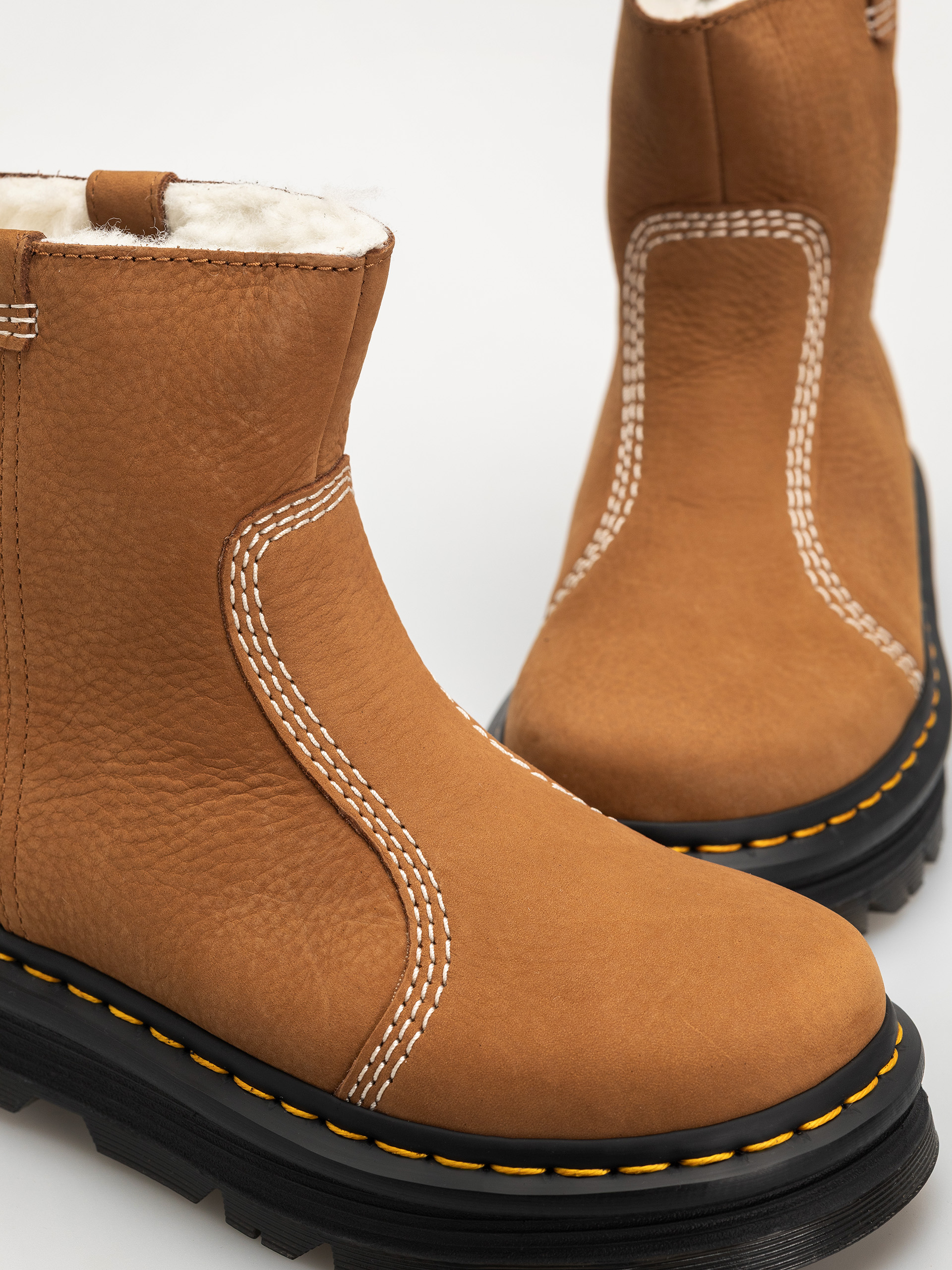 Dr. Martens ZebZag Rigger WL Rigger Wmn Shoes (desert brown milled nubuck wp)