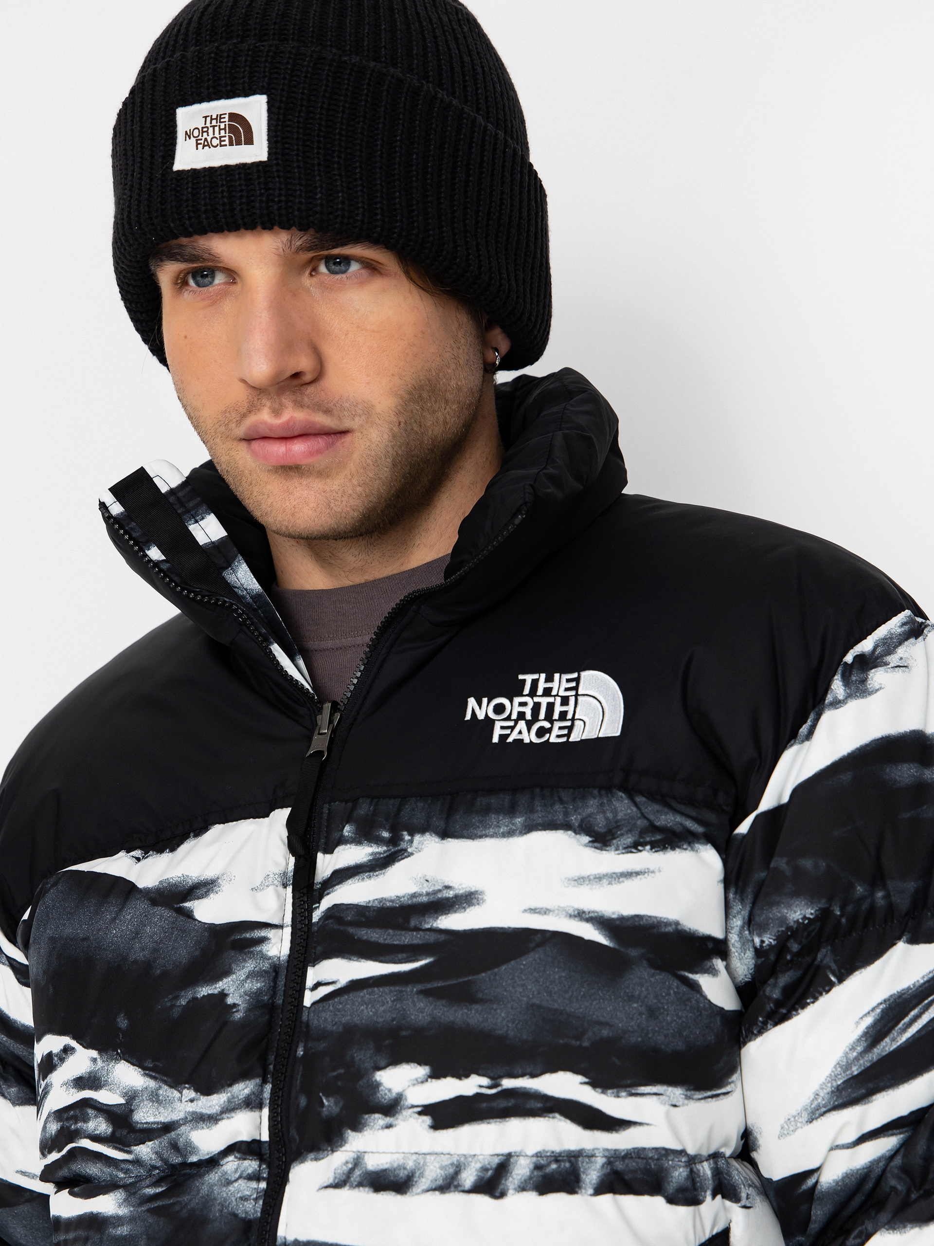 The North Face 1996 Retro Nuptse Print Jacke (tnf black edge of light)