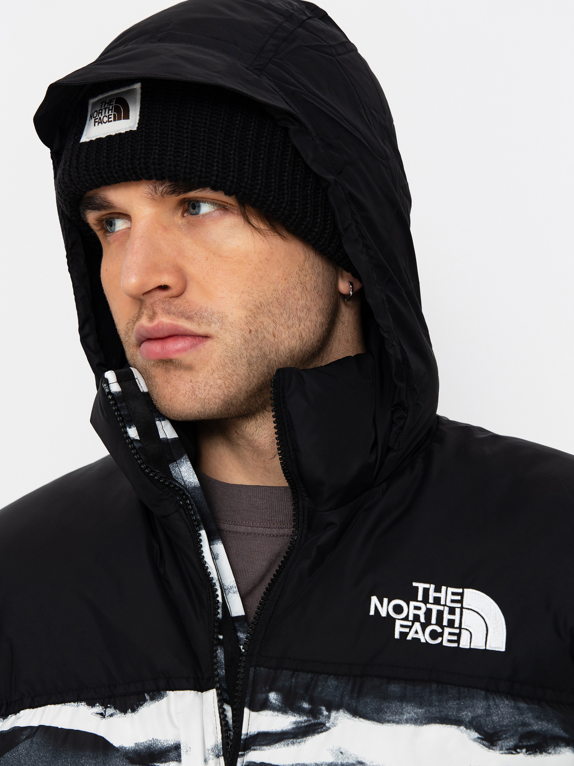 The North Face 1996 Retro Nuptse Print Jacke (tnf black edge of light)