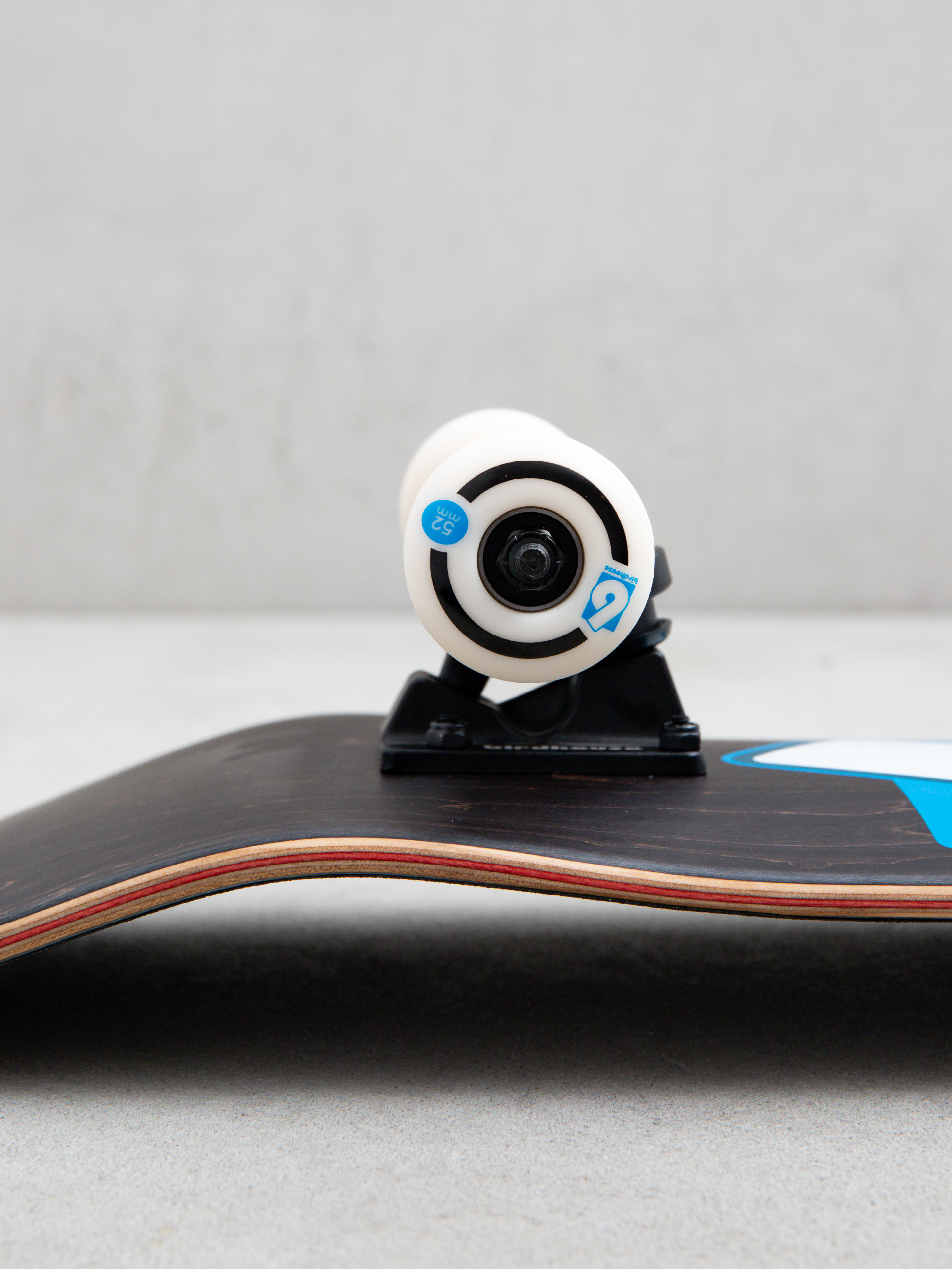 Birdhouse Skateboard B Logo (black/blue)
