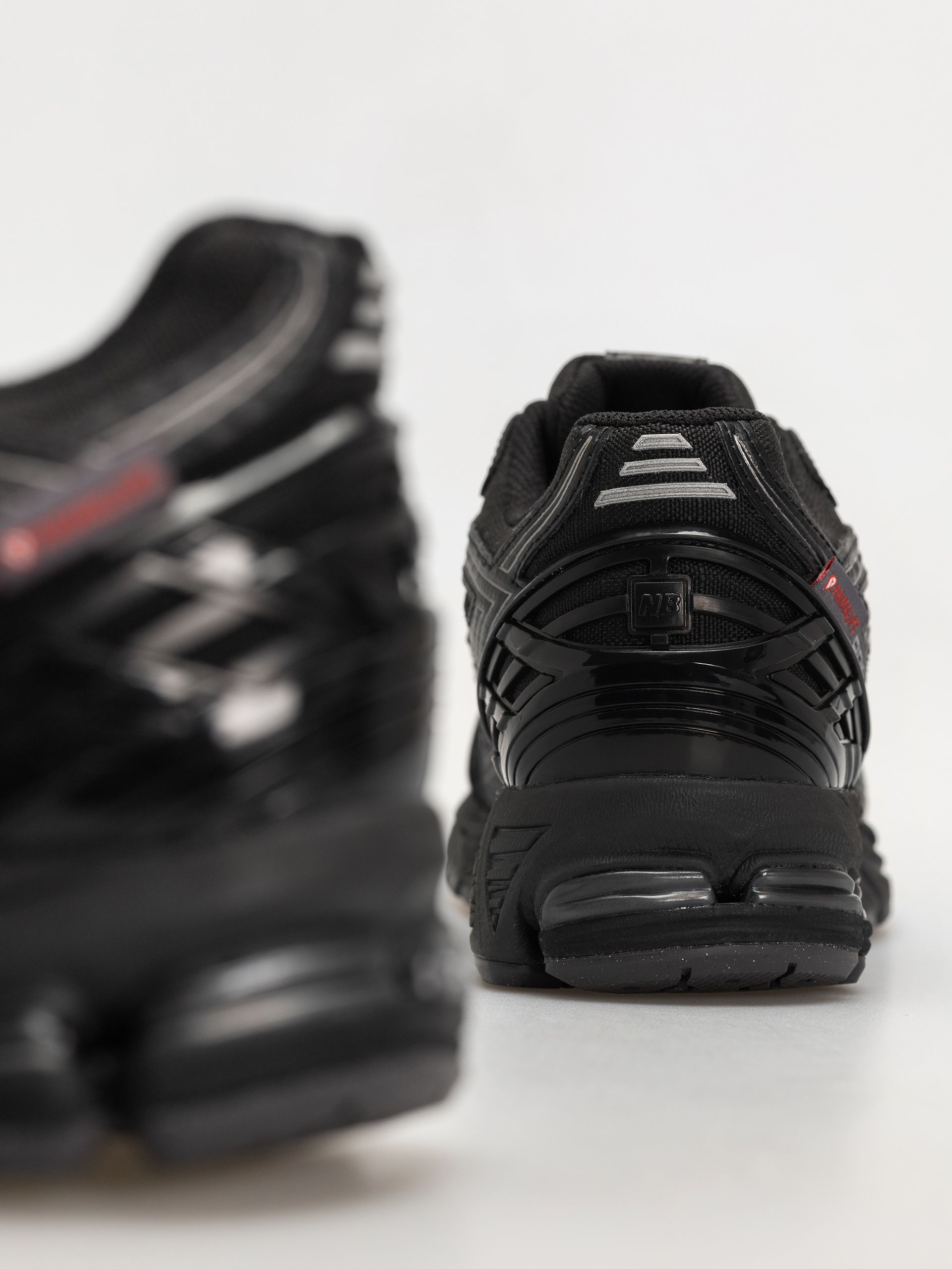 New Balance 1906 Shoes (black)
