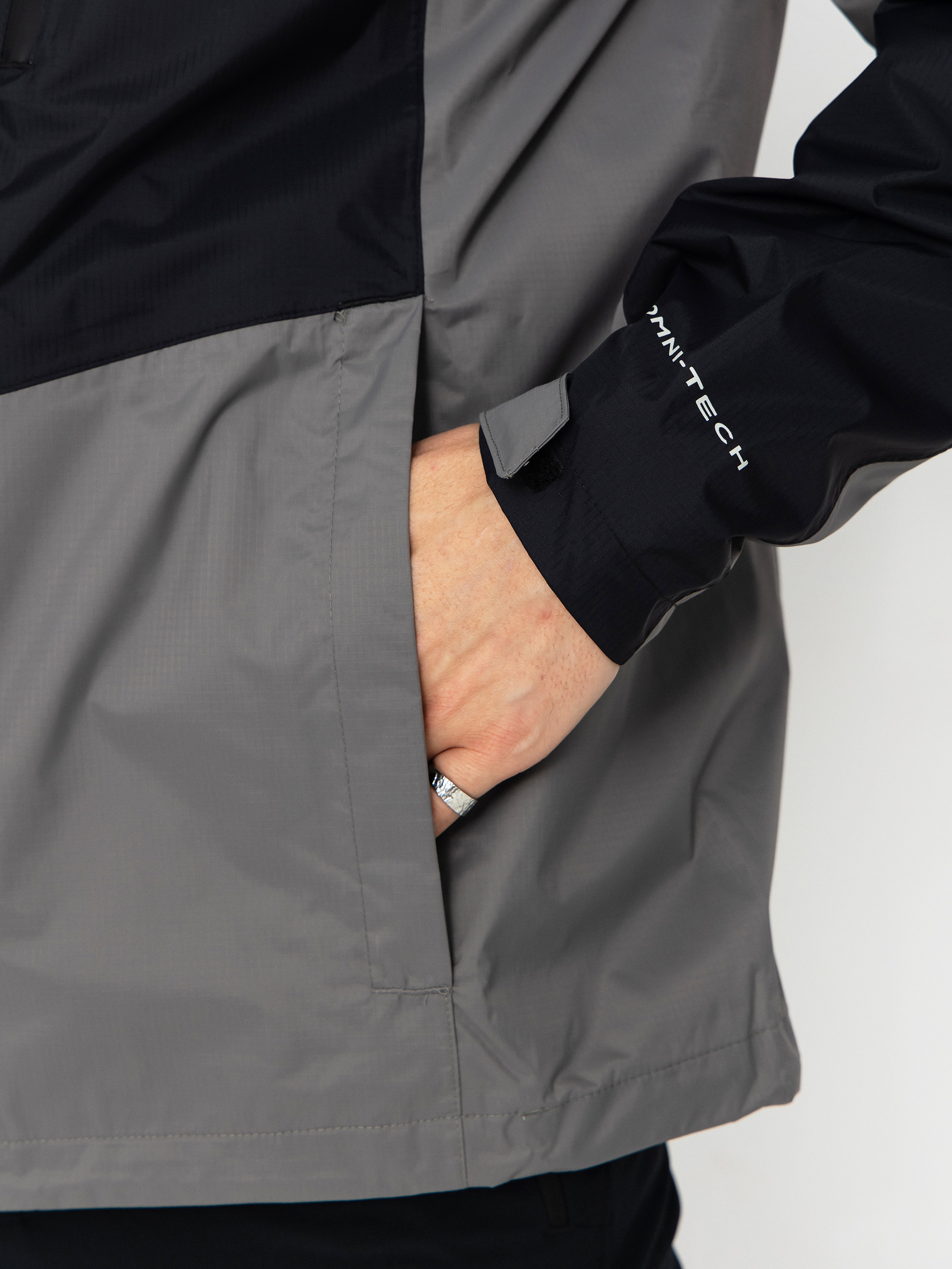 Columbia Jacket Pouring Adventure III (black/city grey)