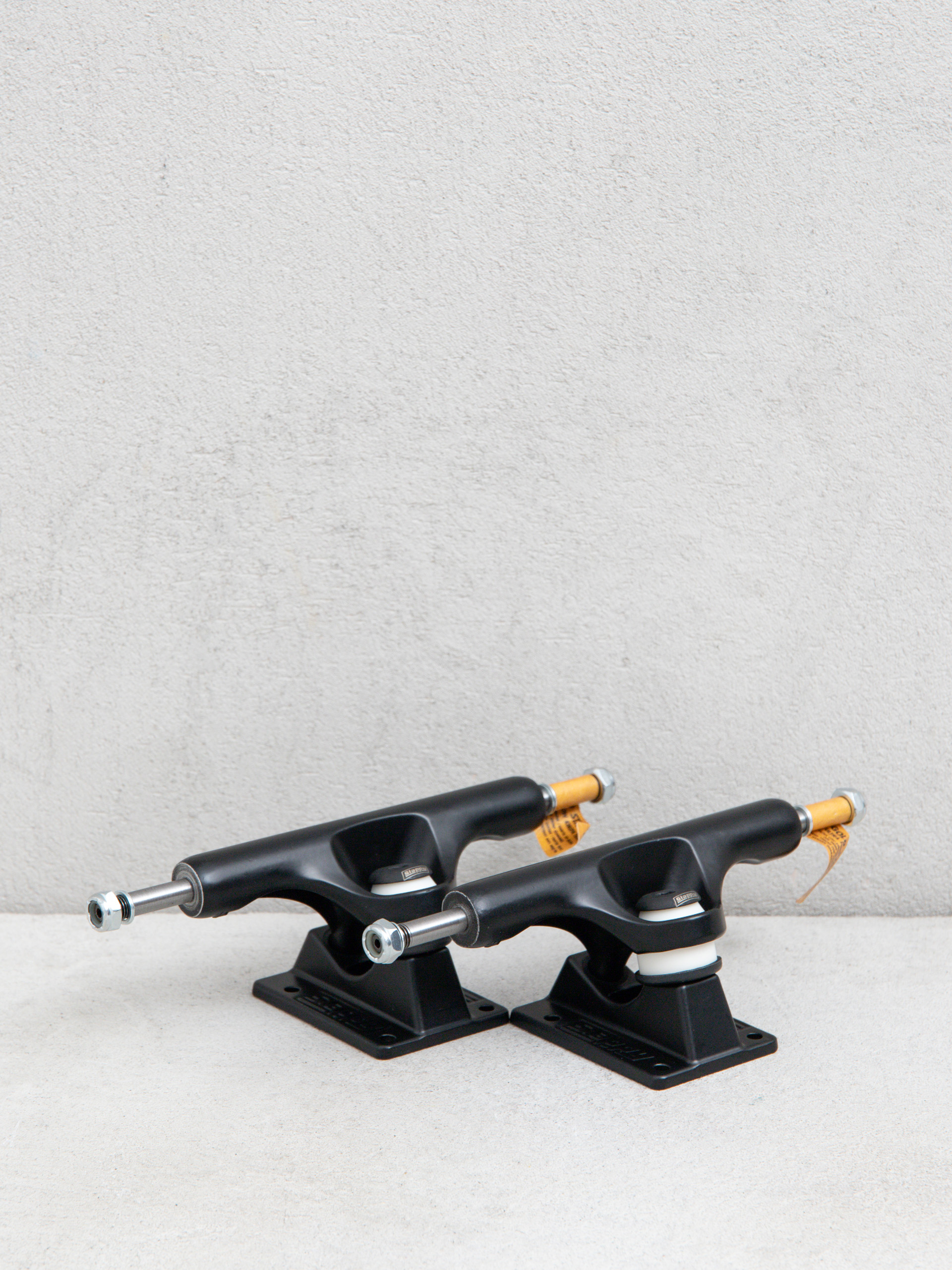 Slappy ST1 Inverted Hollow Lights Ultra Low Trucks (matte black/black gold)