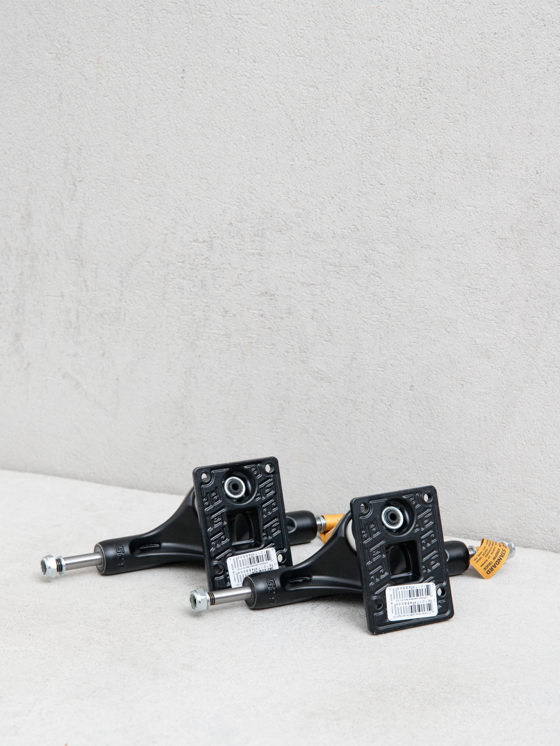 Slappy ST1 Inverted Hollow Lights Ultra Low Trucks (matte black/black gold)