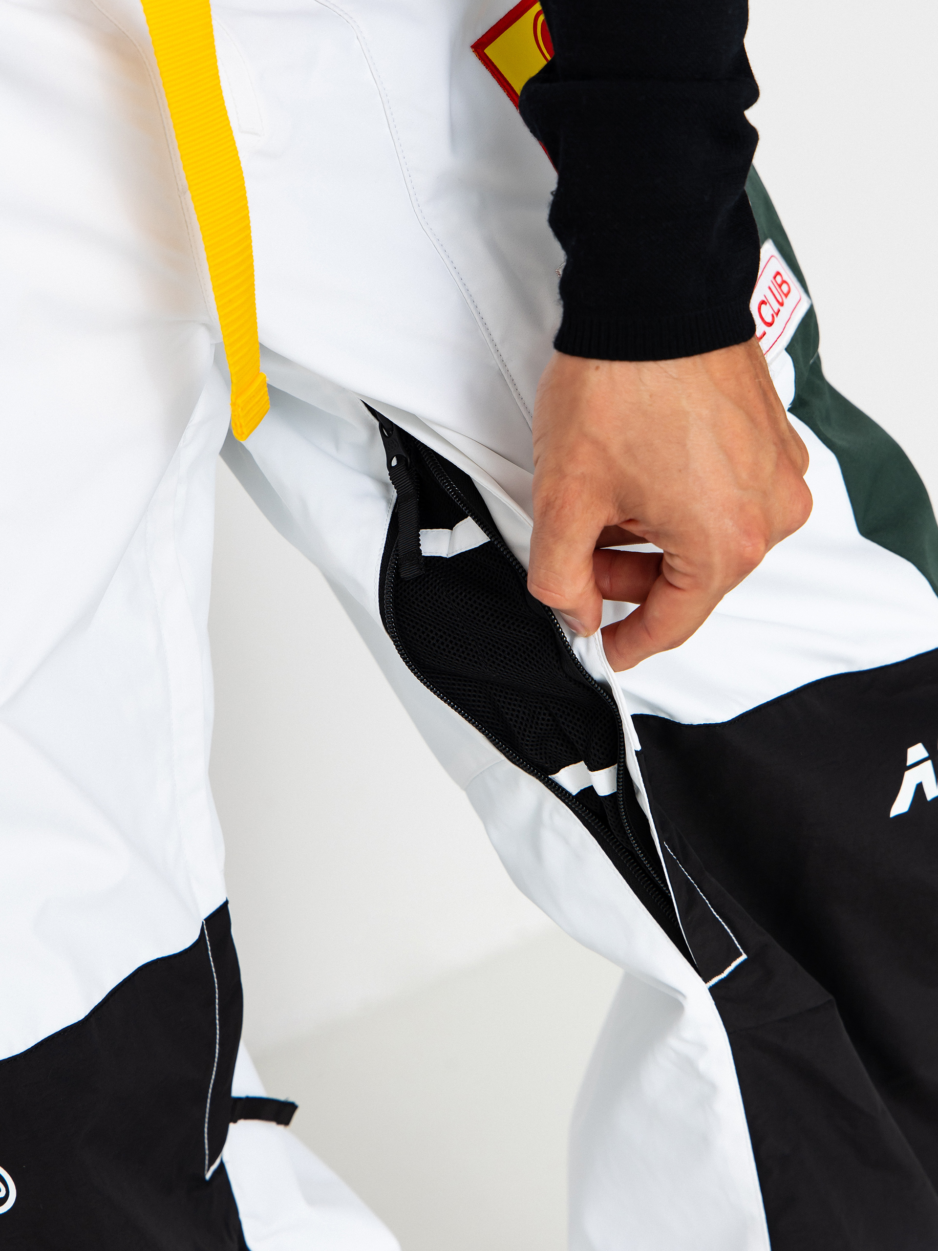 Mens 686 Snowboard pants X ASSC F1 (assc white colorblock)