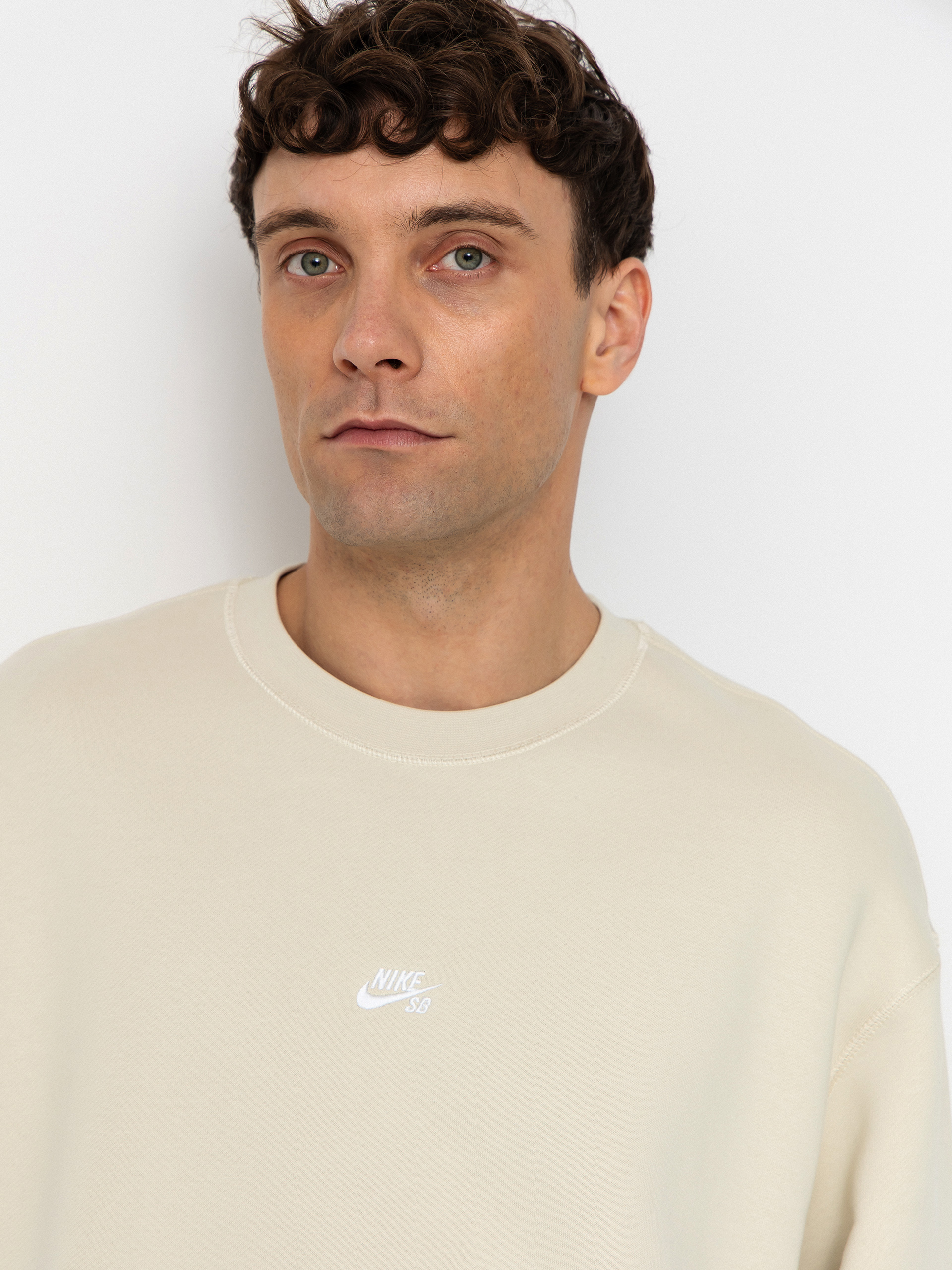 Nike SB Essential Logo Crew Sweatshirt (lt khaki/white)