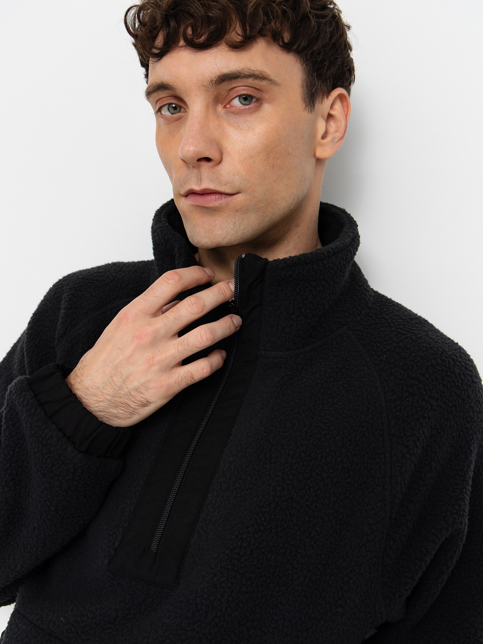 Jones Snowboards Sweatshirt Campfire Rec Sherpa (stealth black)