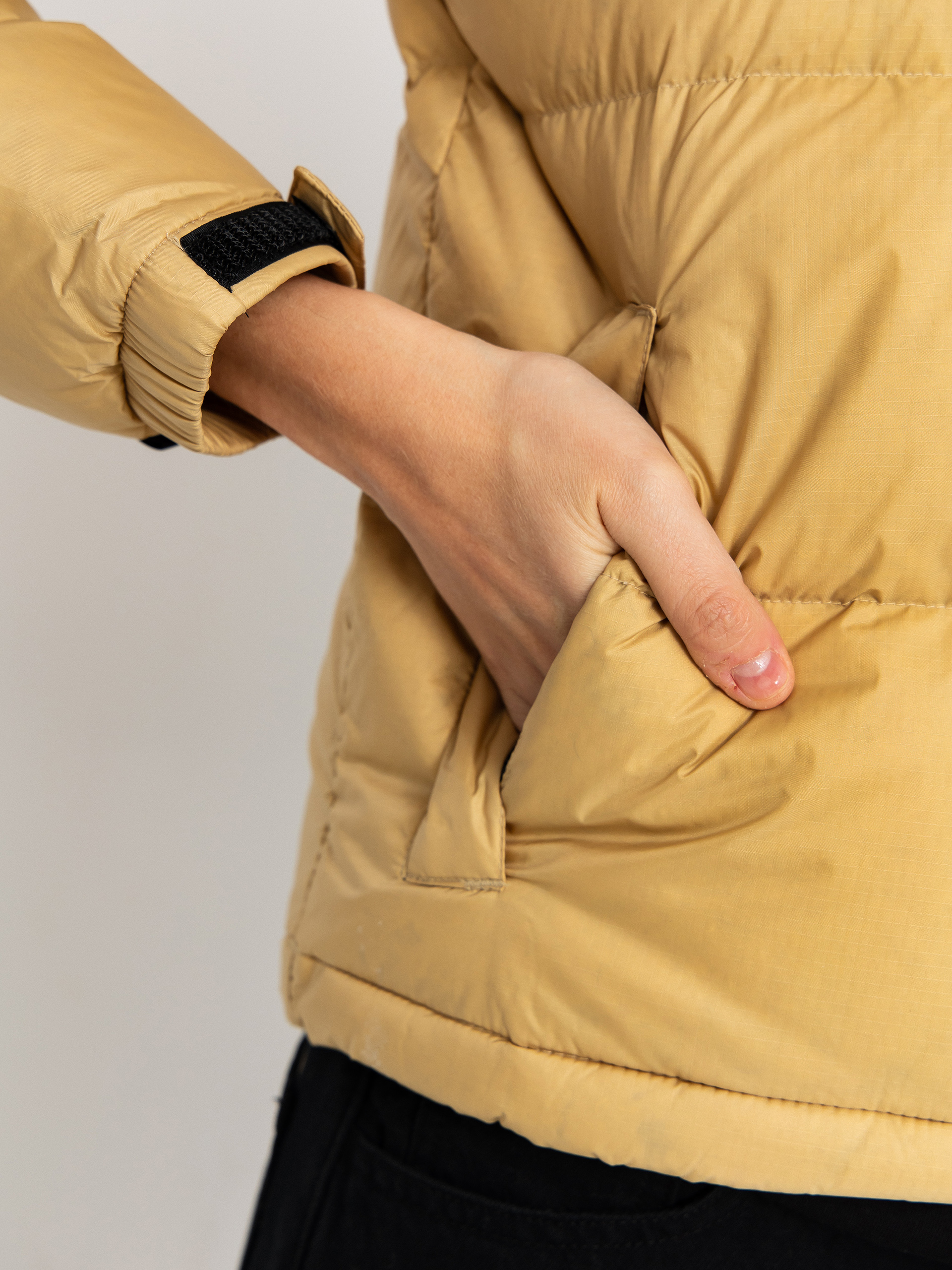 The North Face Jacke 1996 Retro Nuptse Wmn (khaki stone/r)