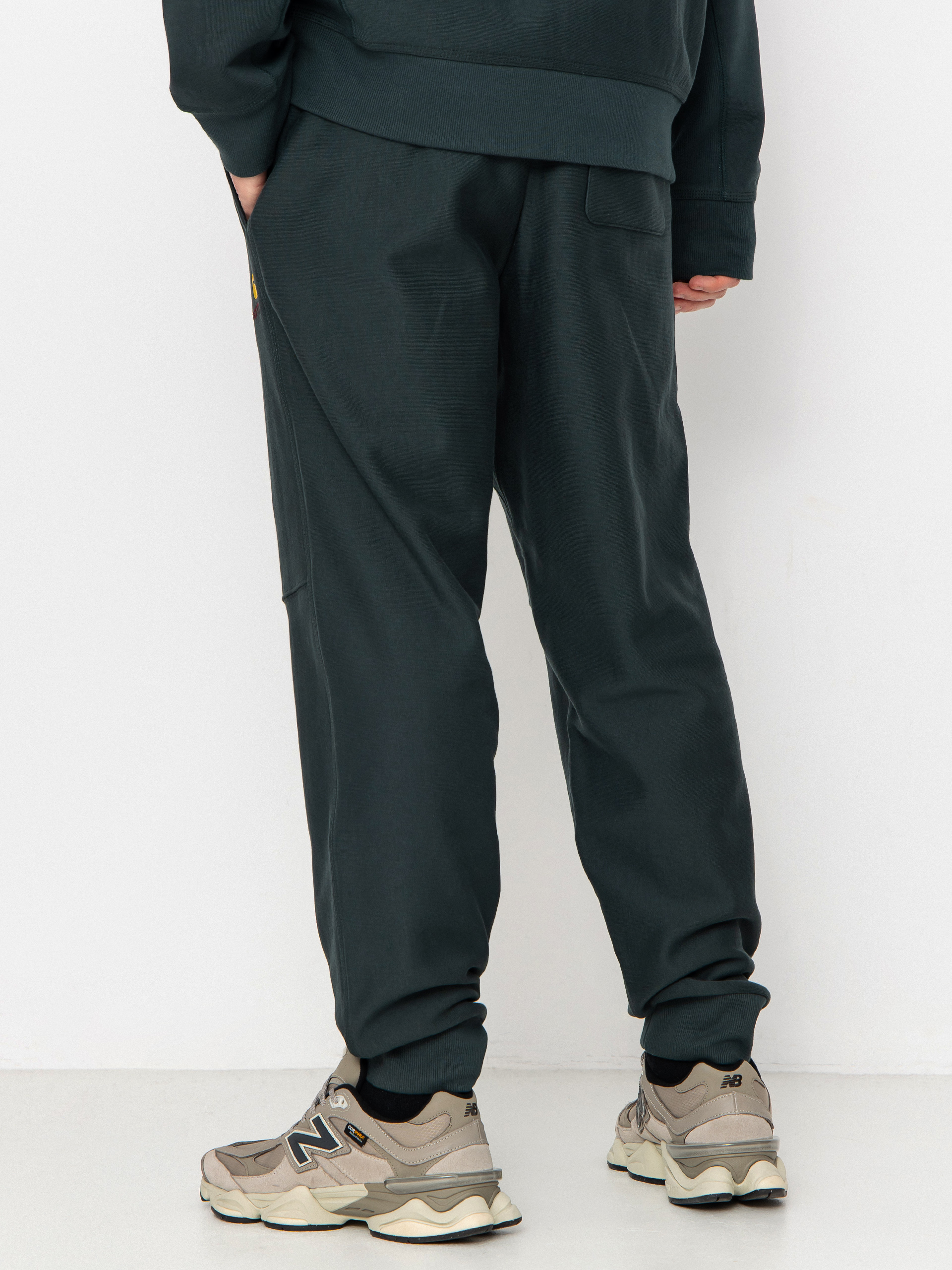 Carhartt WIP American Script Jogging Hose (kale green)