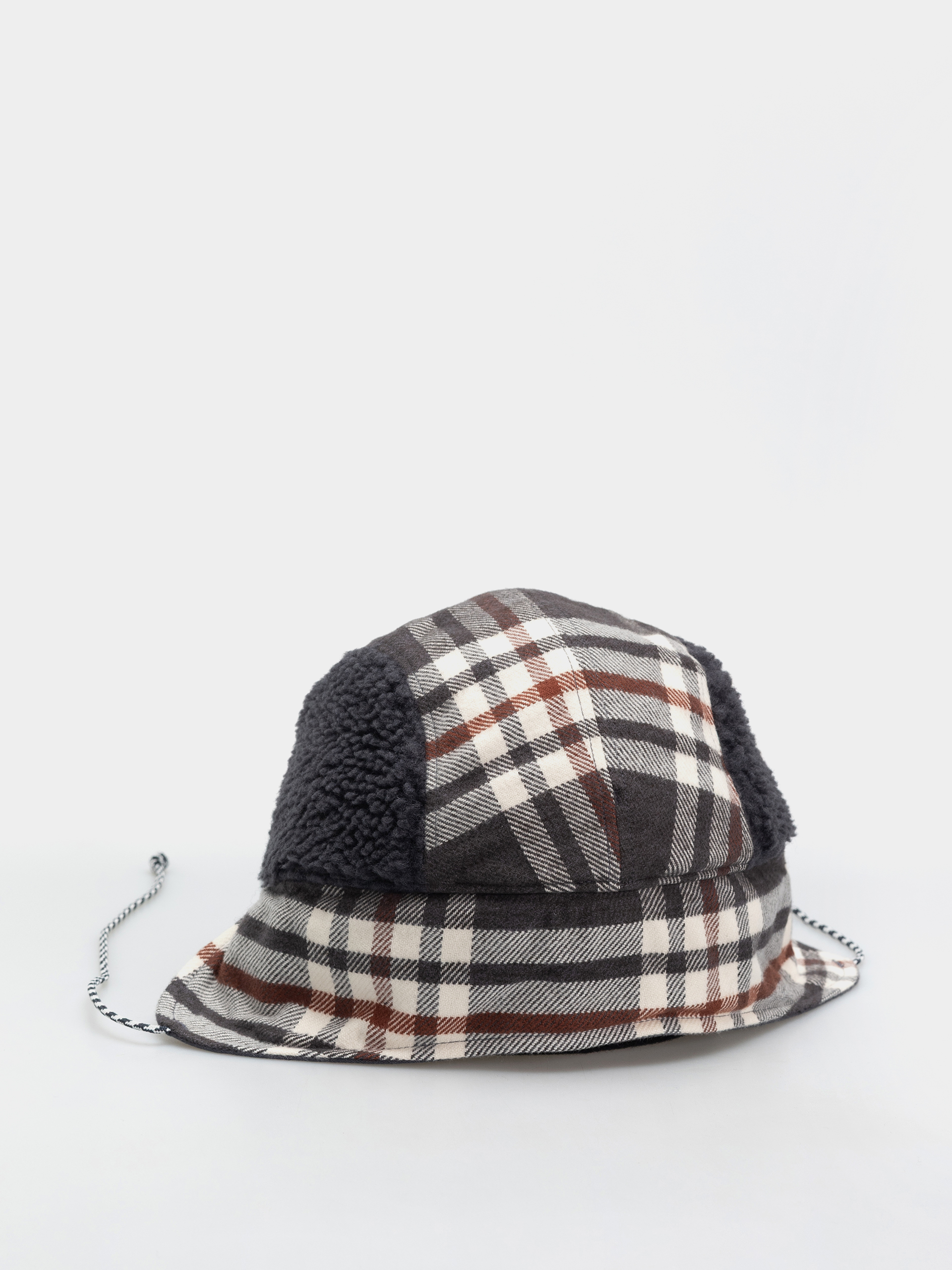 Patagonia Range Earflap Cap (catch ink black)