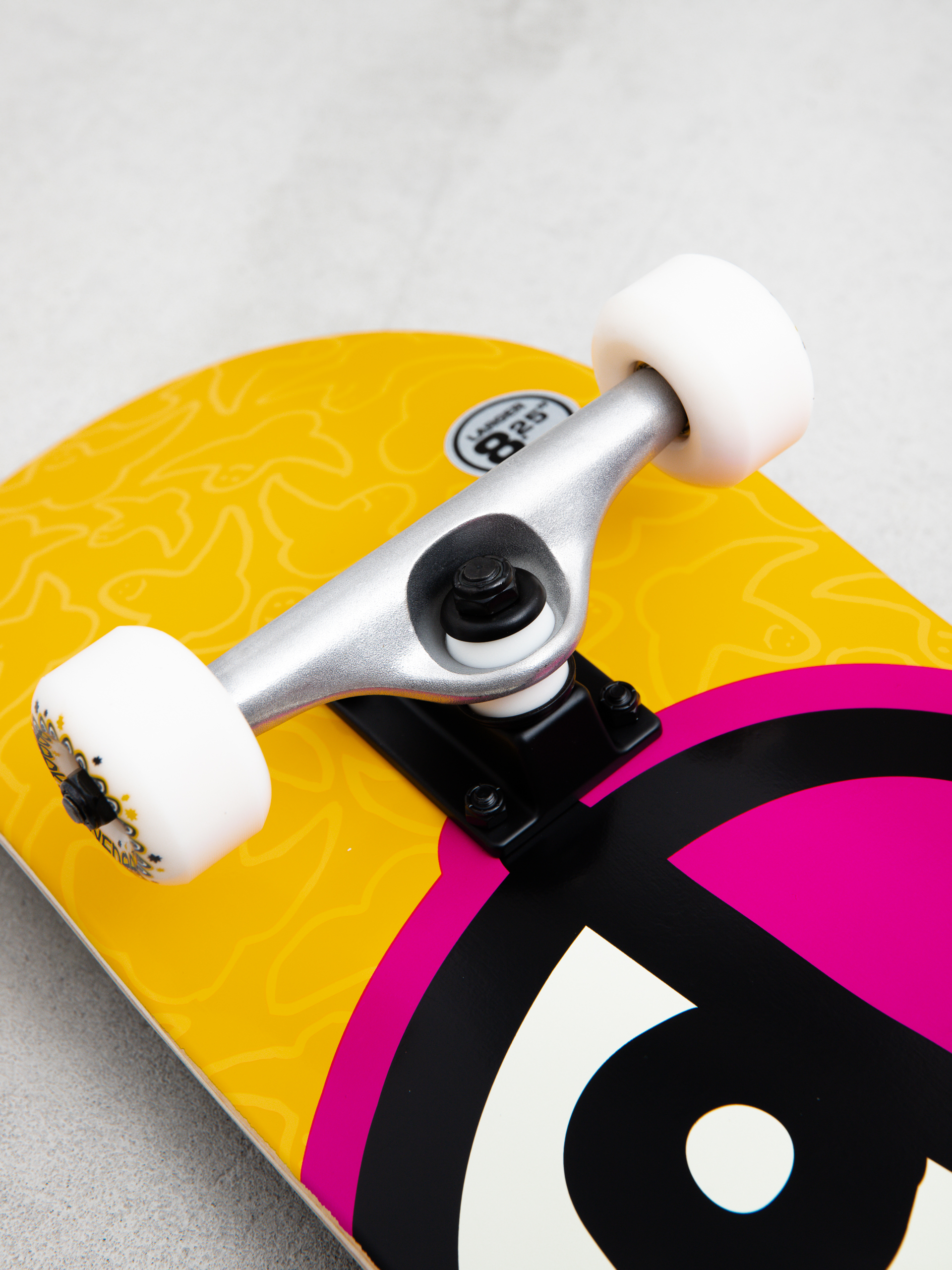 Crooked Eye Q Nashville皿 Krooked Skateboard Eyes N Birds - yellow
