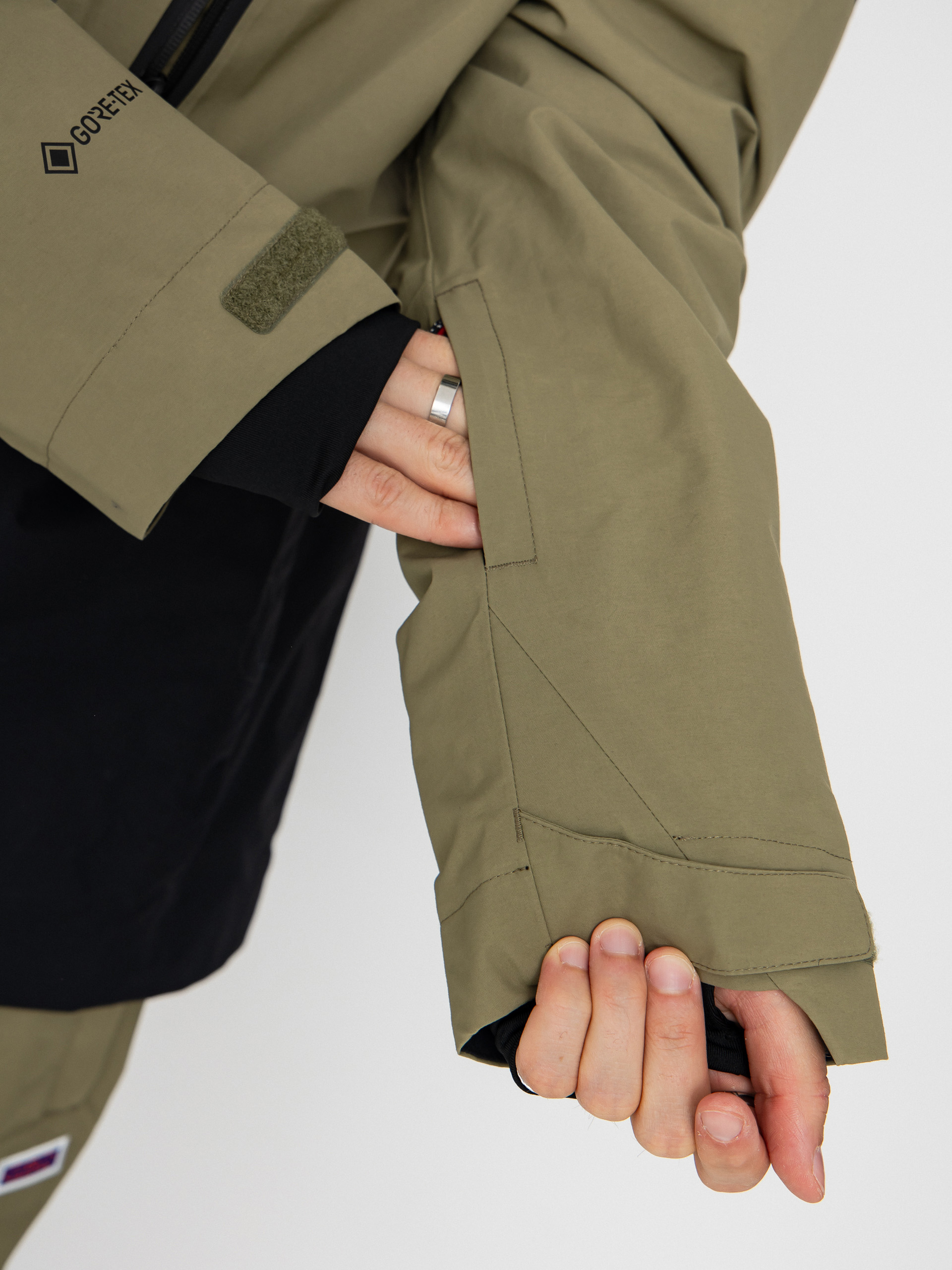 Mens 686 Snowboard jacket Gore-TeX GT Thermagraph (sage colorblock)