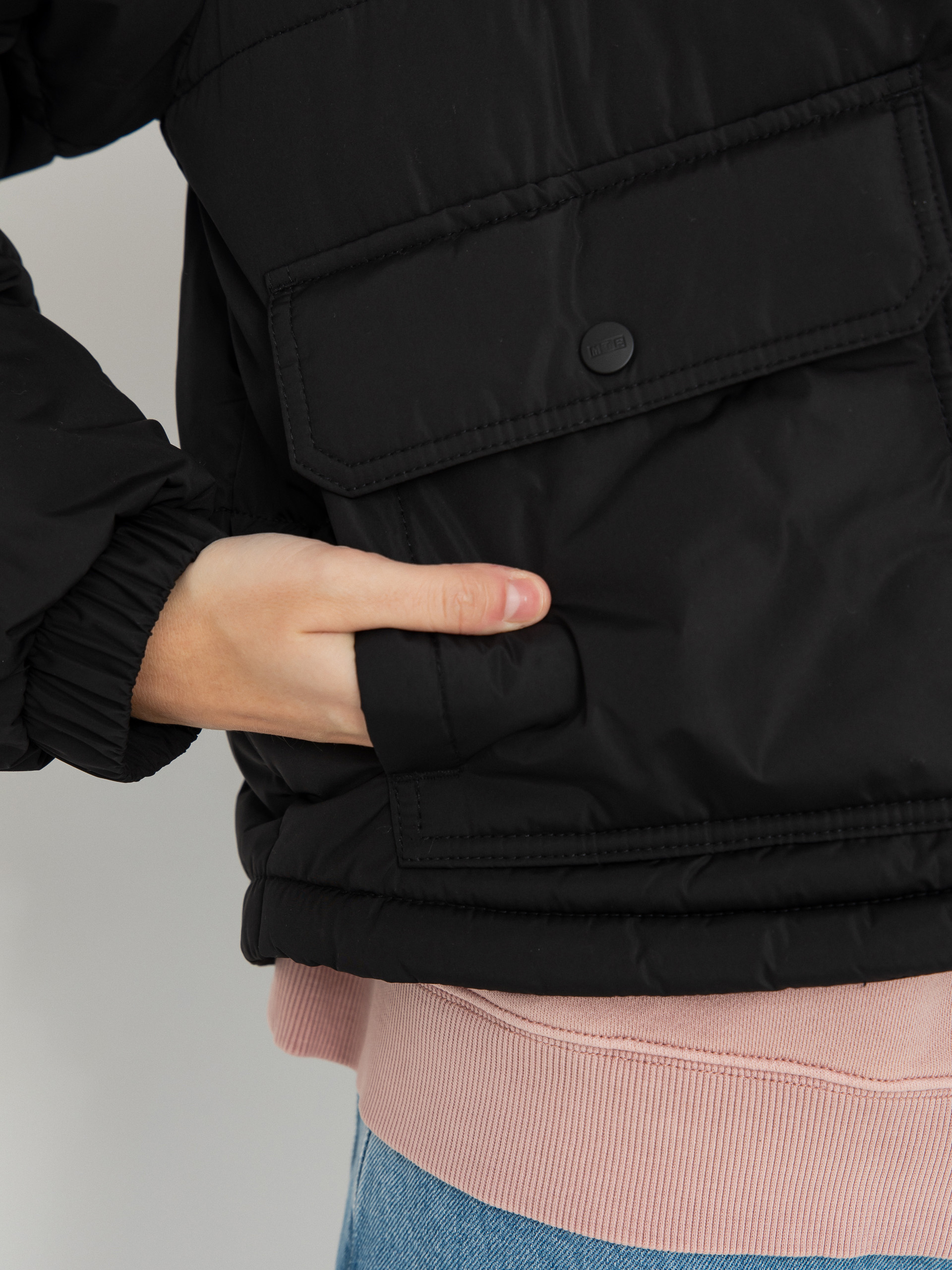 Vans Mte Aubrey Primaloft Puffer Wmn Jacket (black)