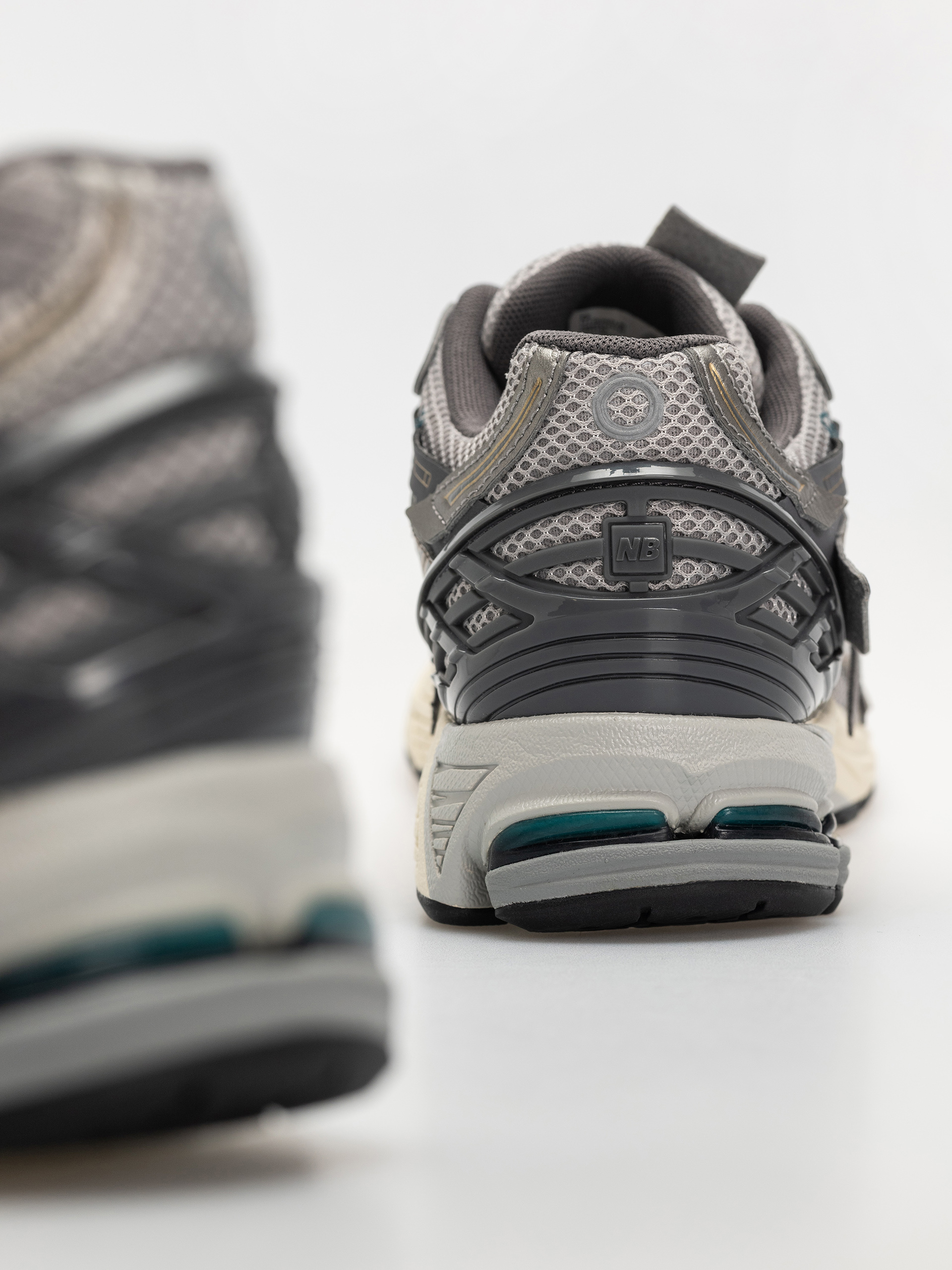 New Balance 1906 Shoes (thunder brown/slate grey)