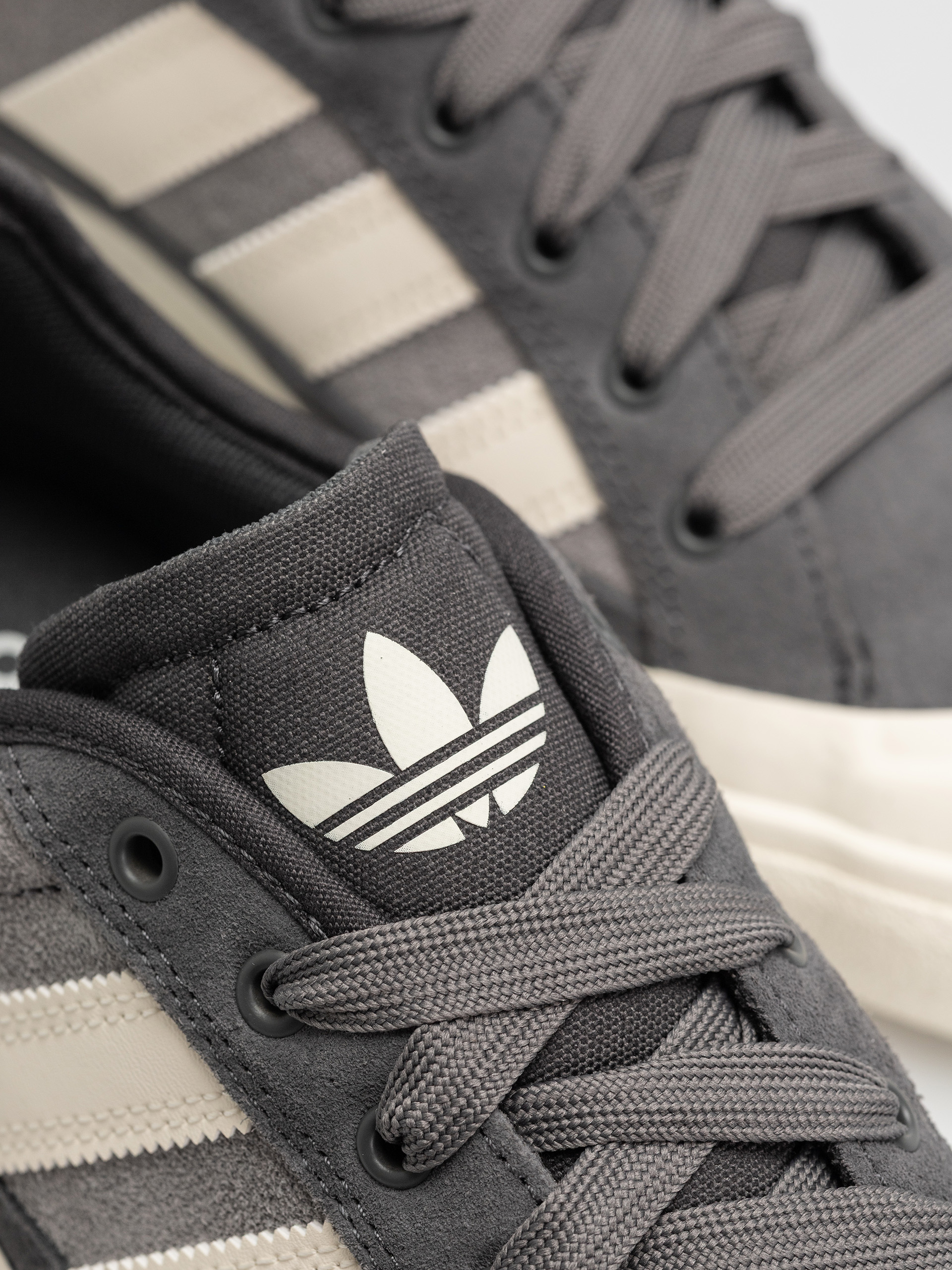 adidas Court Tns Premiere Schuhe (grethr/cwhite/gresix)