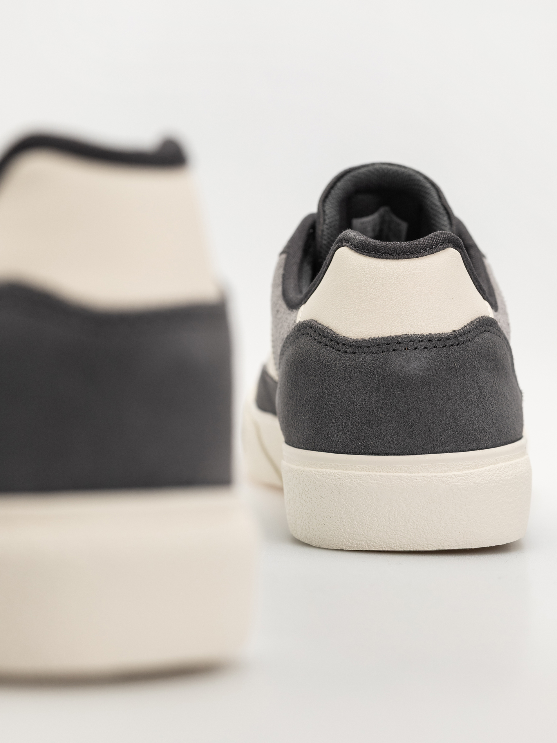 adidas Court Tns Premiere Shoes (grethr/cwhite/gresix)