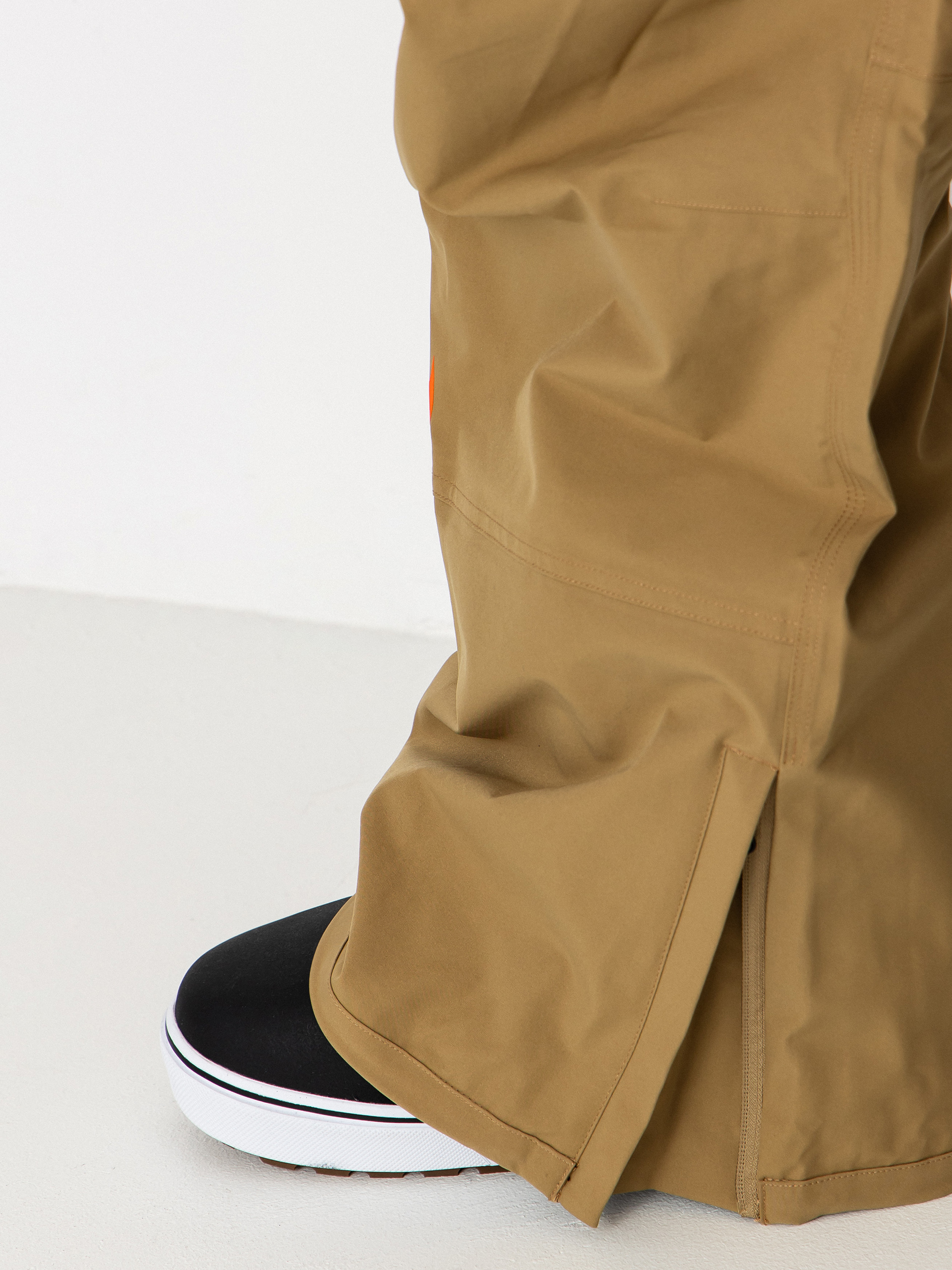 Mens ThirtyTwo Snowboard pants Basement Bib (khaki)