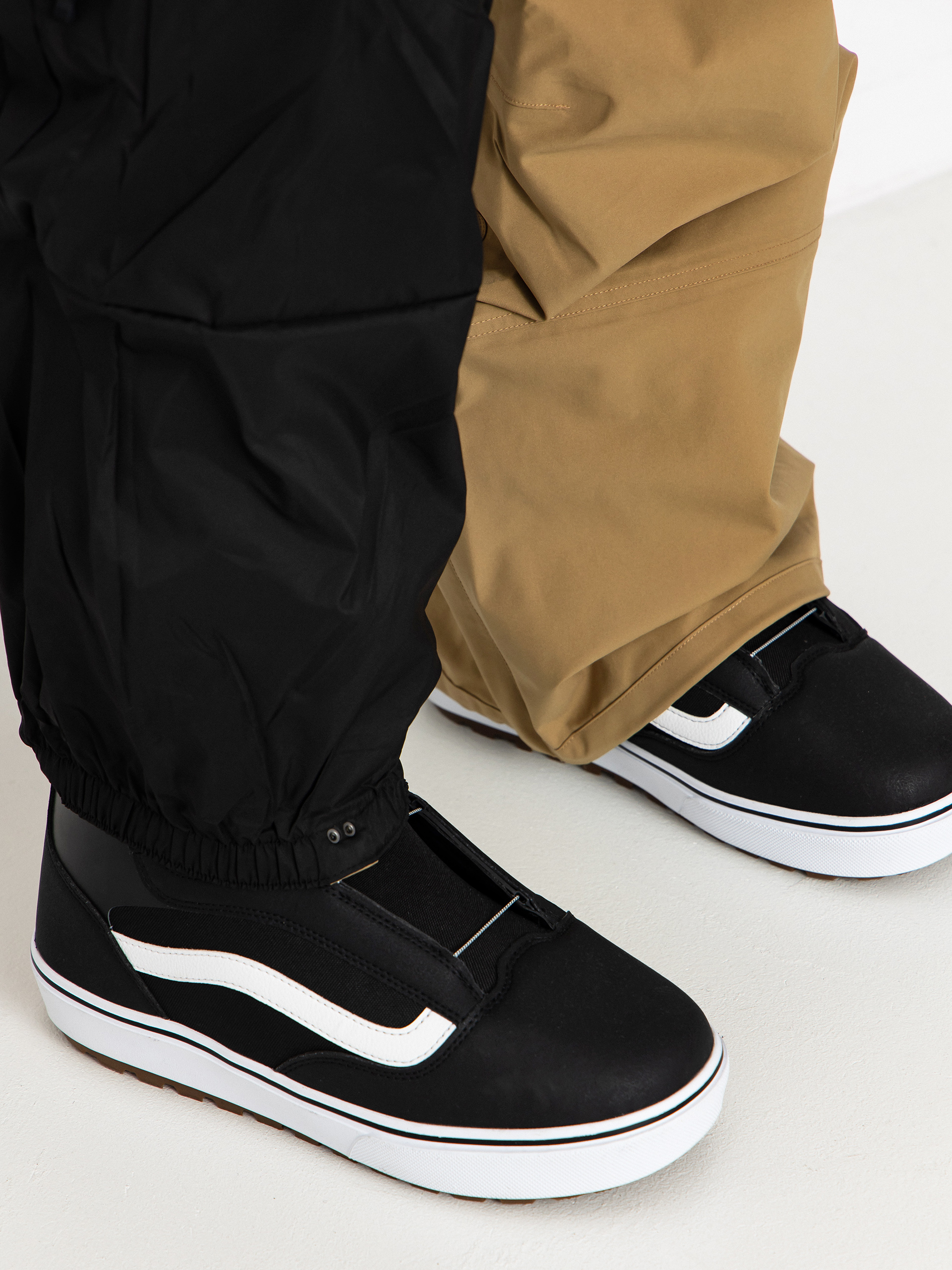 Mens ThirtyTwo Snowboard pants Basement Bib (khaki)