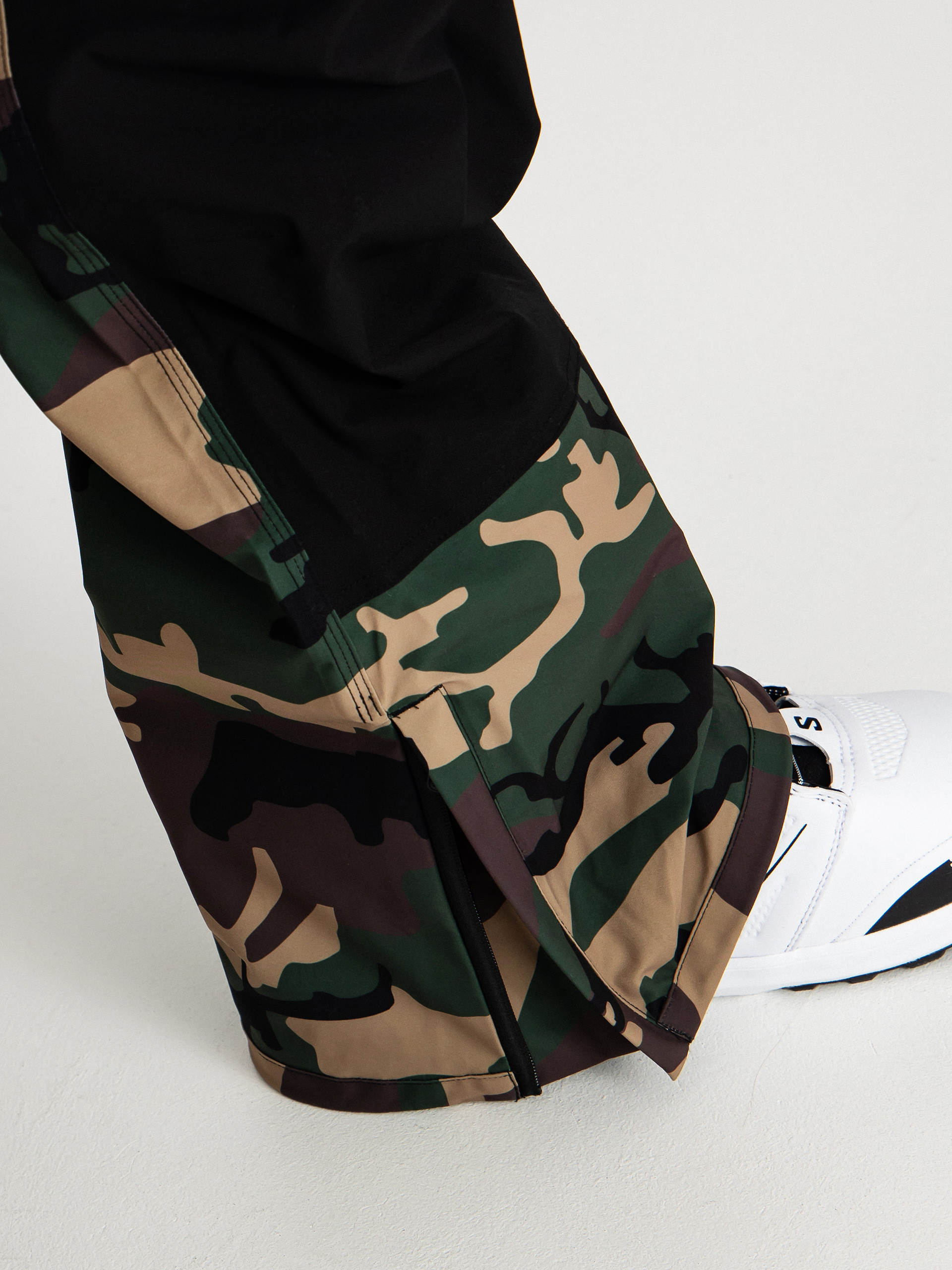 Mens ThirtyTwo Snowboard pants Basement Bib (camo)