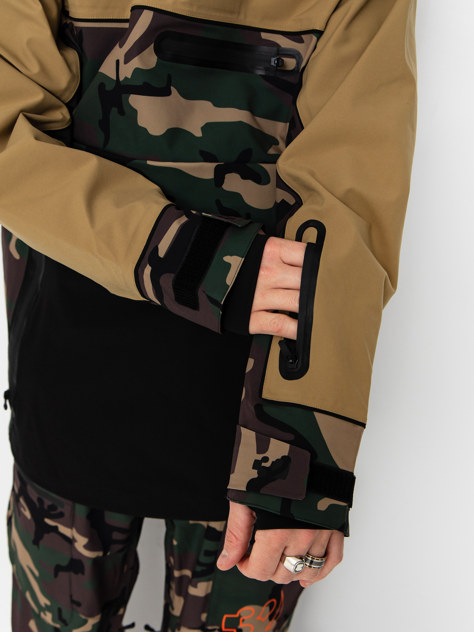 Mens ThirtyTwo Snowboard jacket Light Anorak (camo)