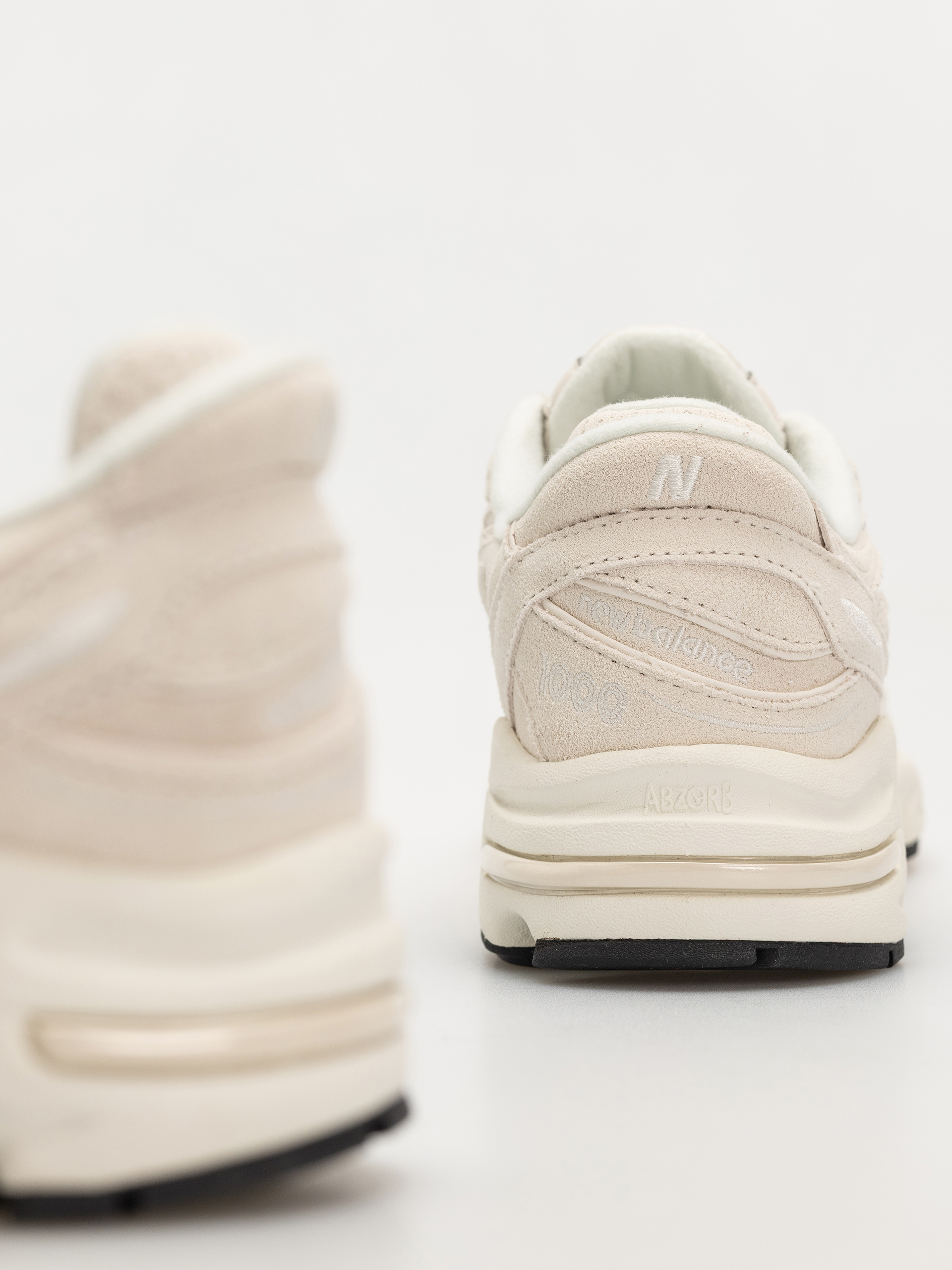 New Balance 1000 Shoes (linen/linen)