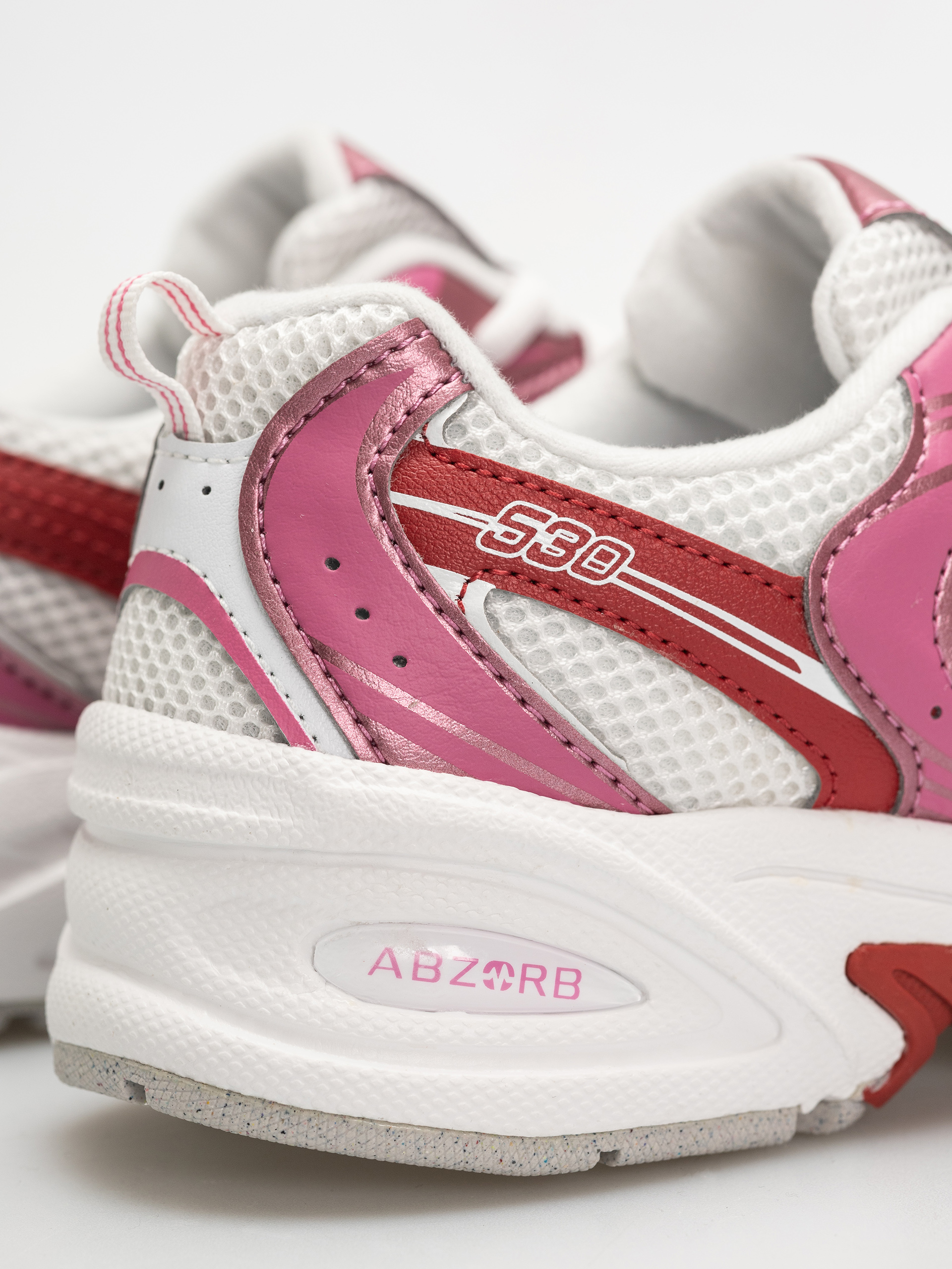 New Balance 530 JR Shoes (pink satin/shadow red)