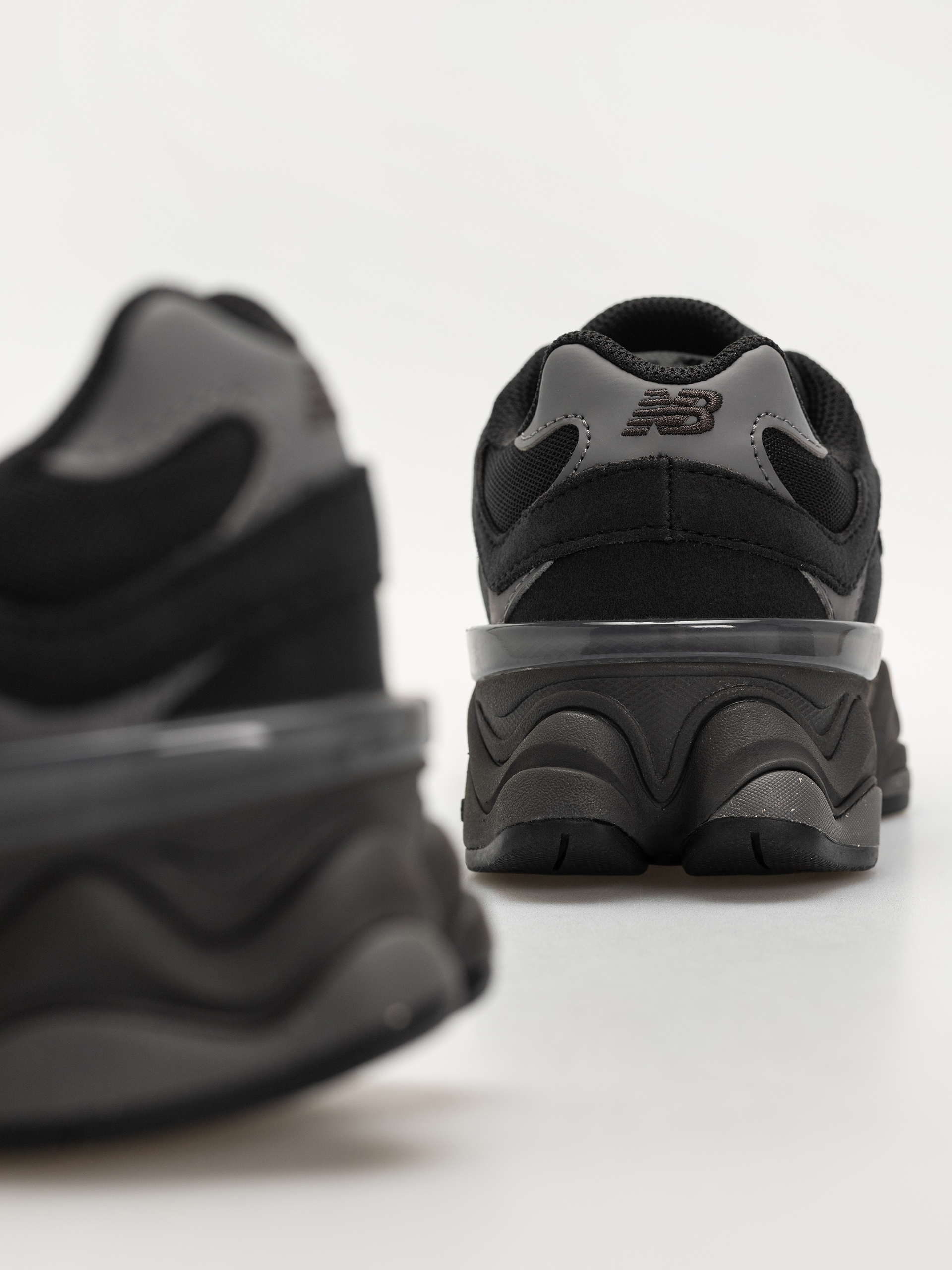 New Balance 9060 JR Shoes (black/castlerock)