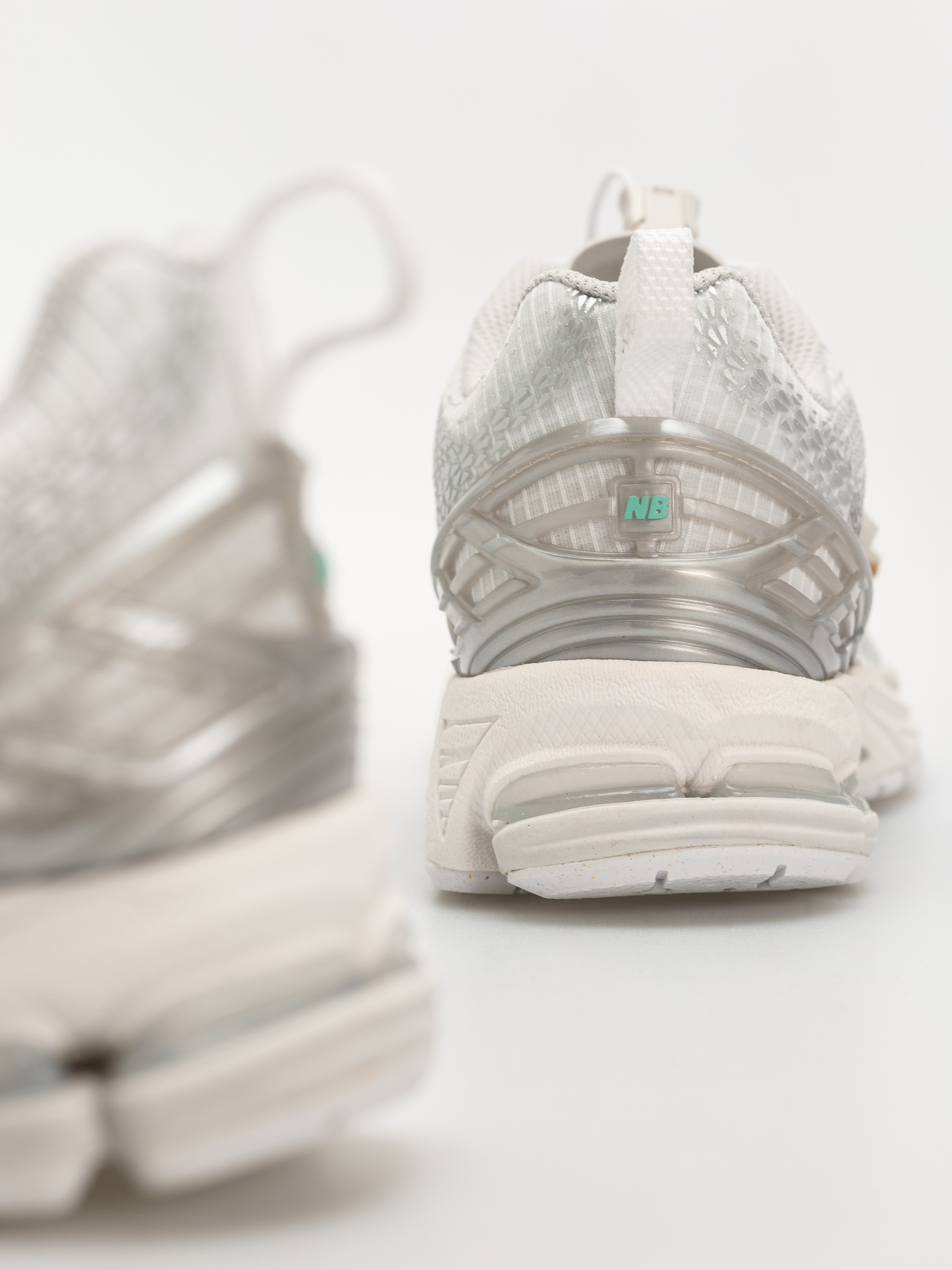 New Balance 1906 Shoes (103 white/silver metallic/deep end)