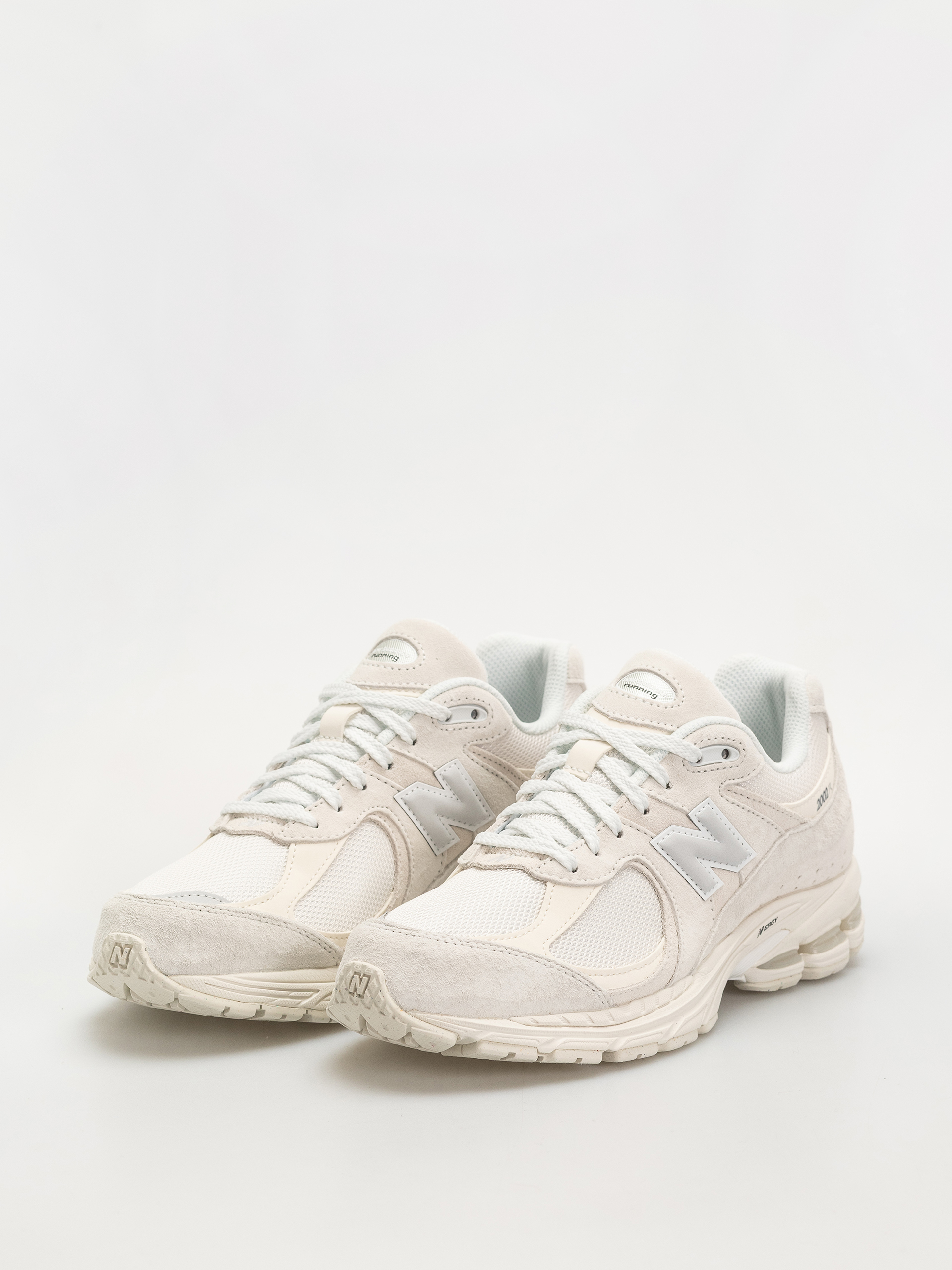 New Balance 2002 Shoes (sea salt/silver metallic)