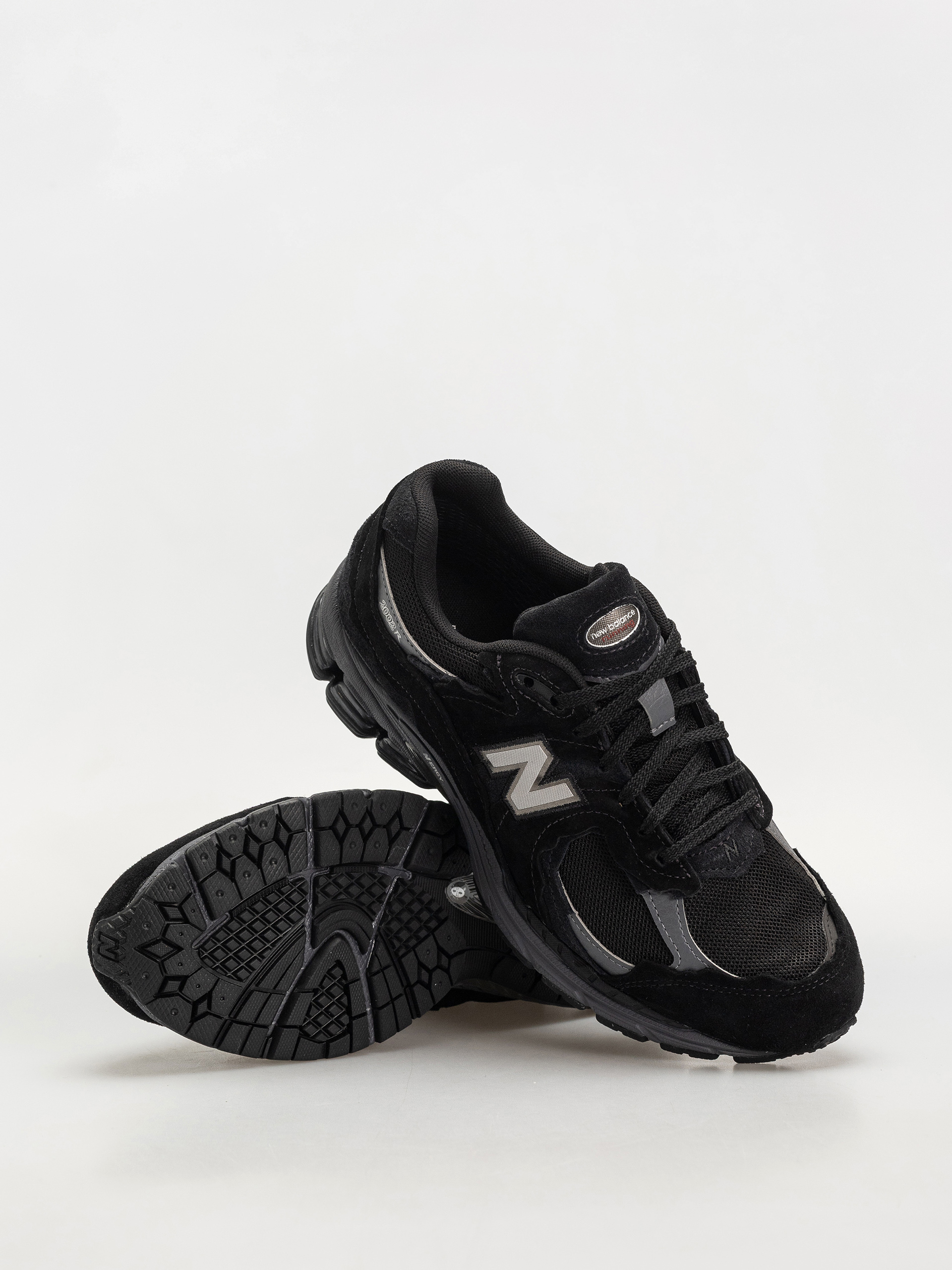 New Balance 2002 Shoes (black/magnet)
