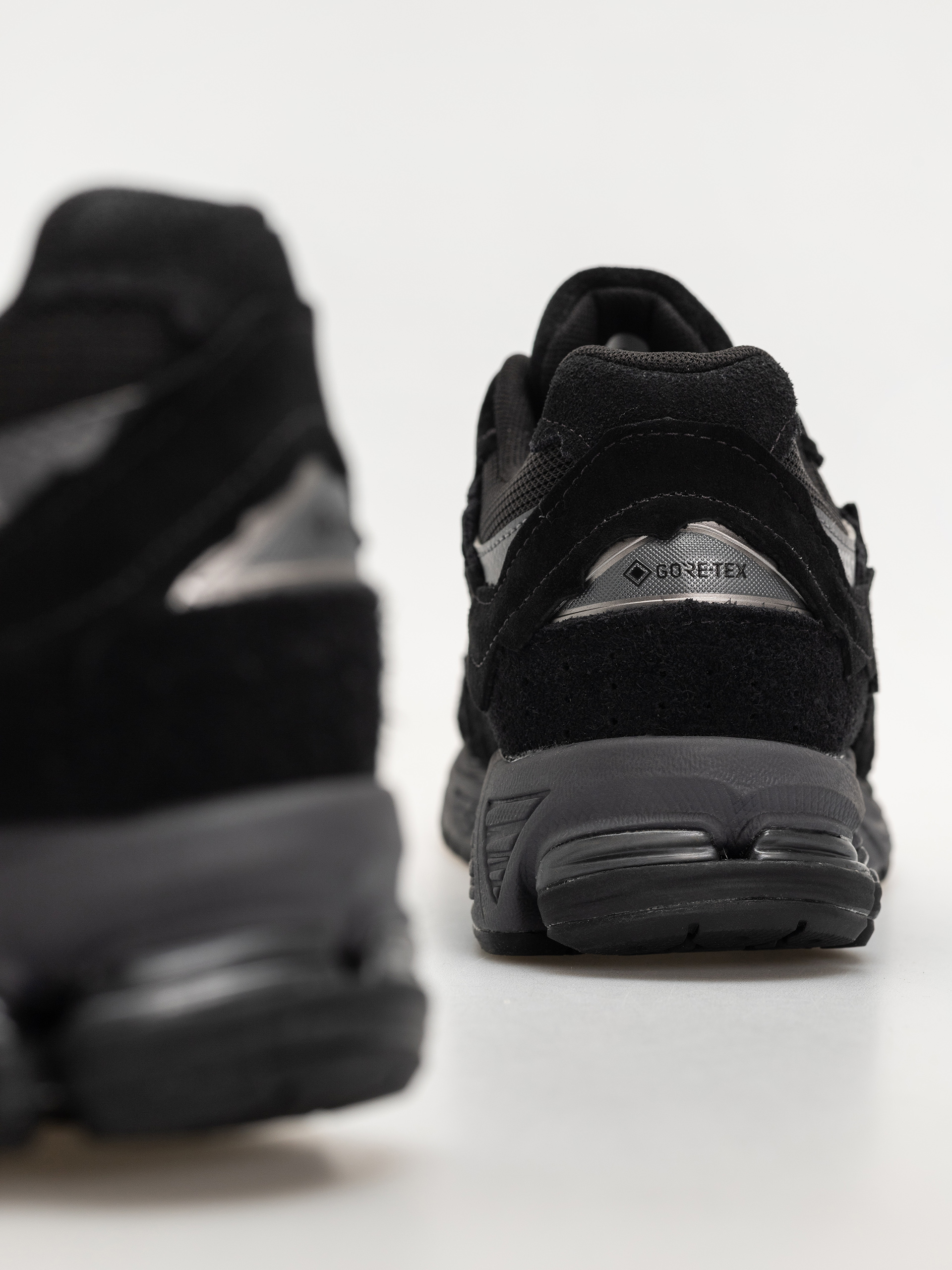 New Balance 2002 Schuhe (black/magnet)