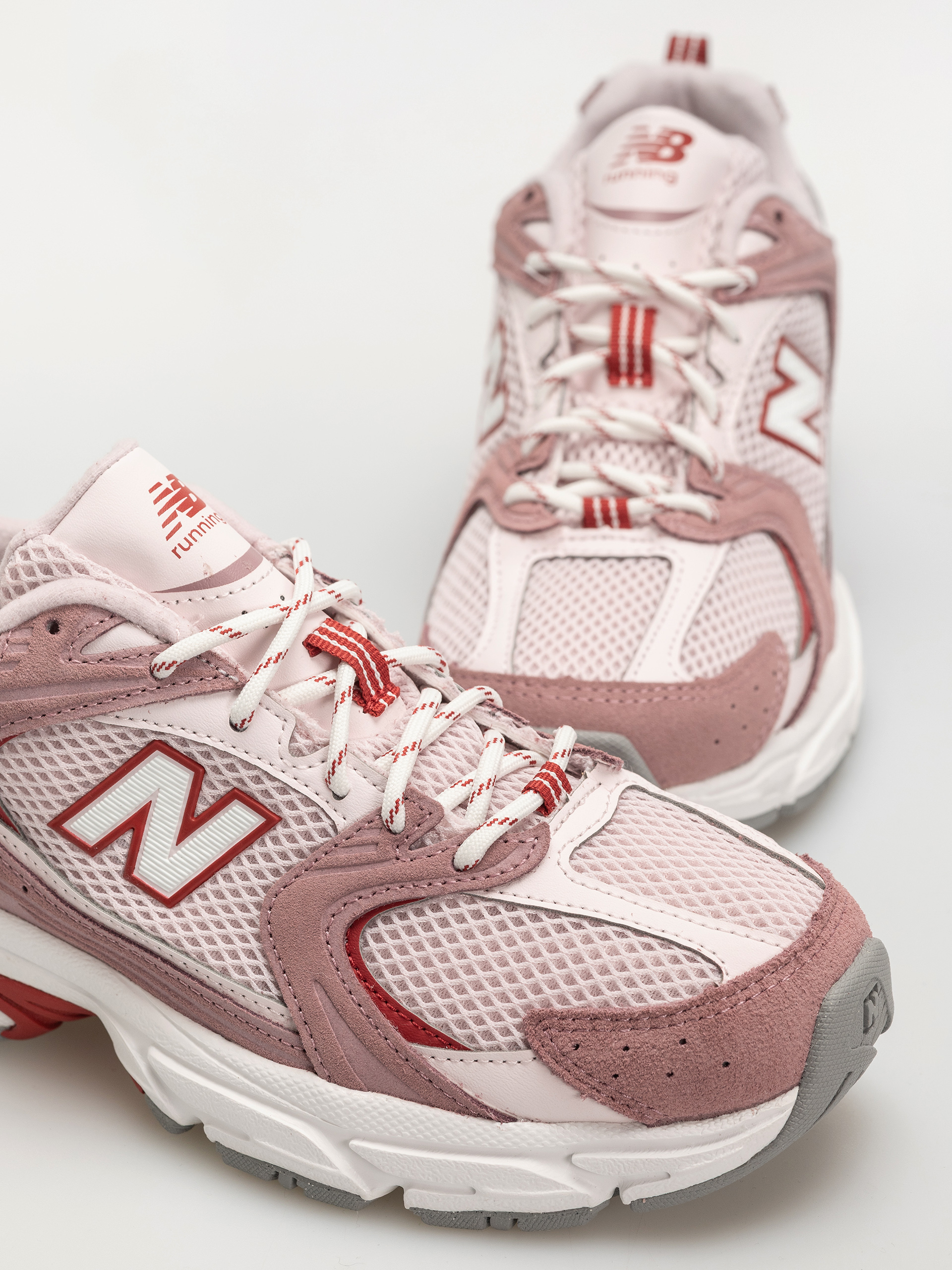 New Balance 530 Schuhe (rosewood/pink salt/shadow red)