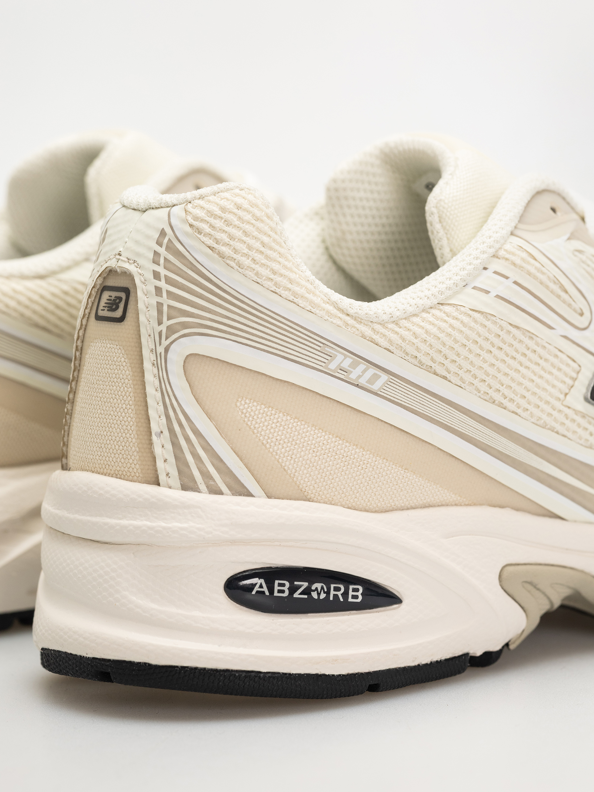 New Balance 740 Shoes (shipyard/angora)