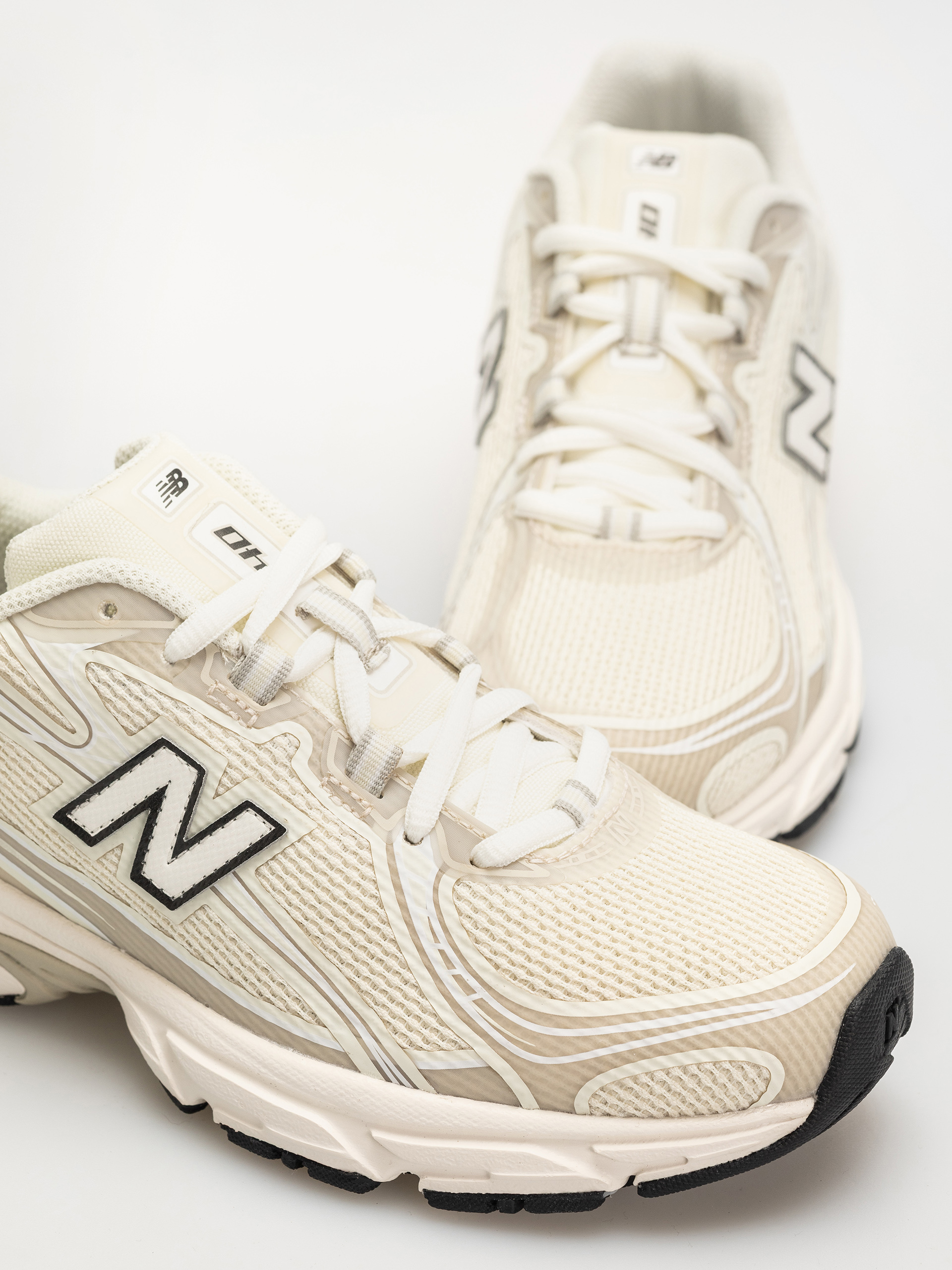 New Balance 740 Shoes (shipyard/angora)