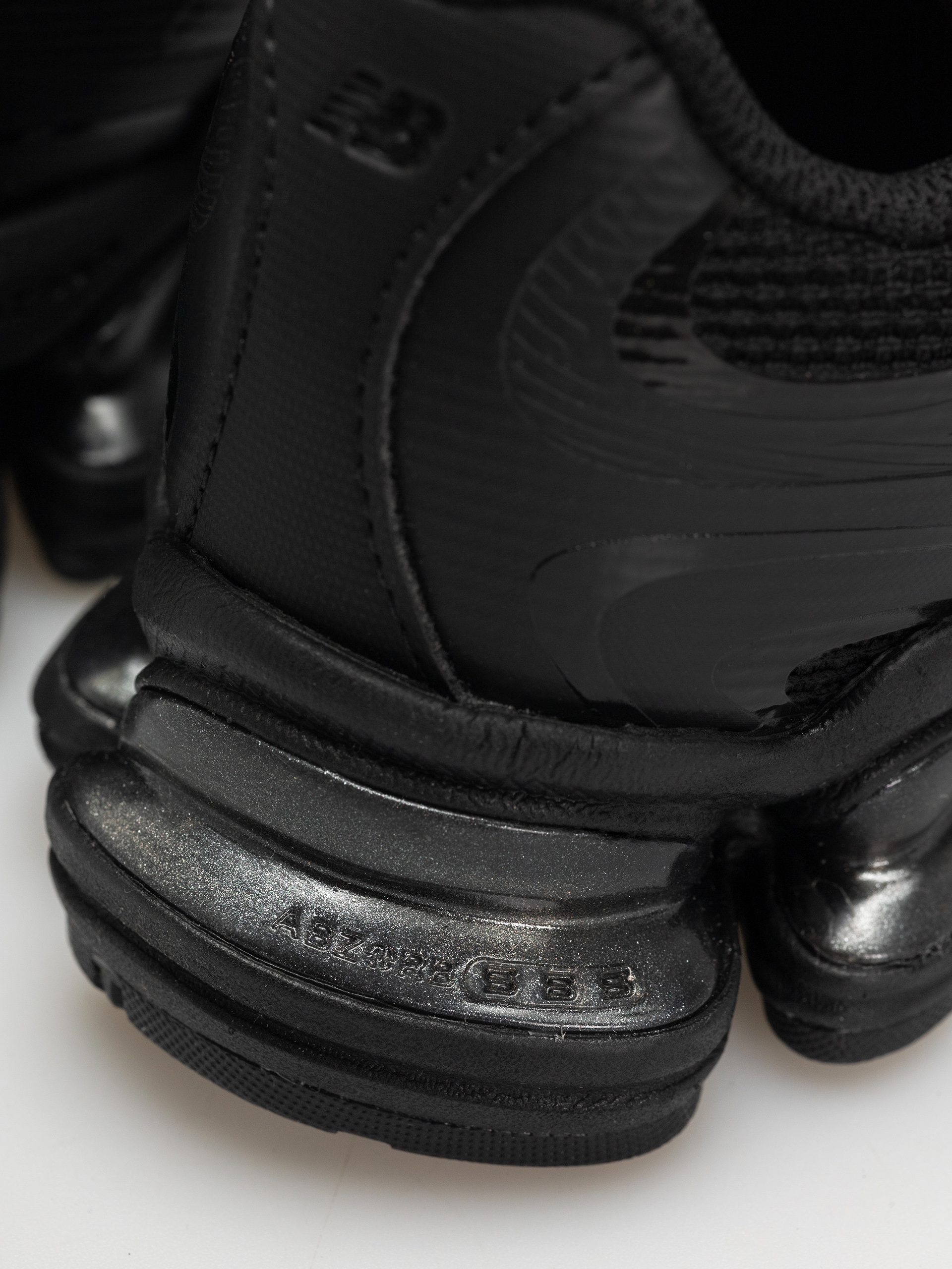 New Balance 2000 Schuhe (black/black etb)