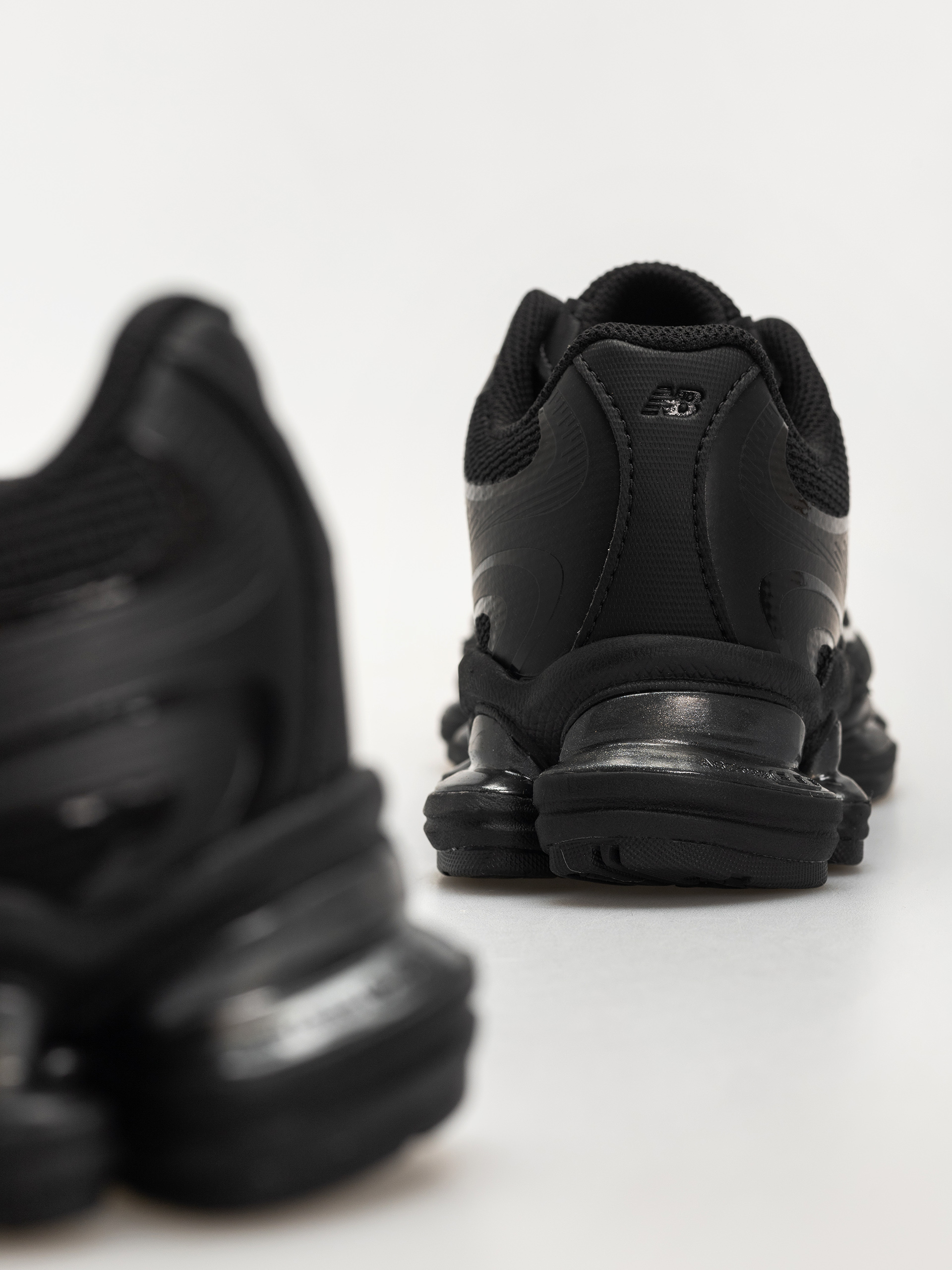 New Balance 2000 Schuhe (black/black etb)