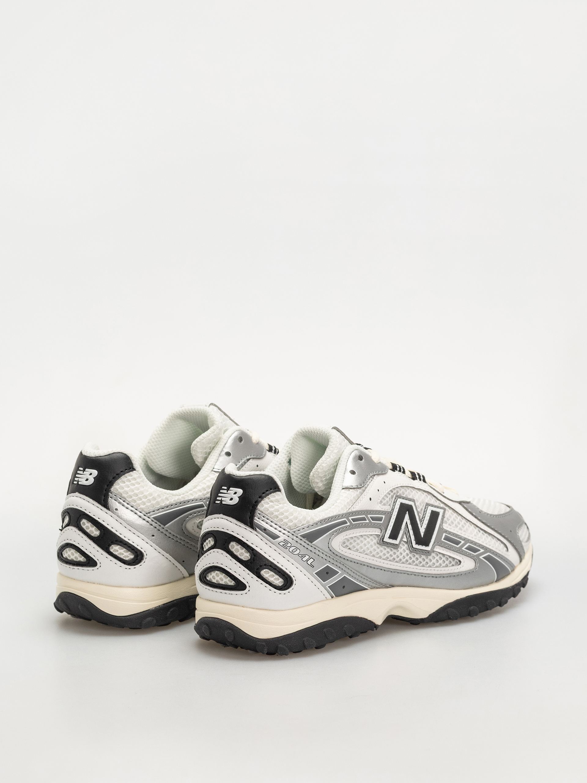 New Balance 204 Shoes (silver metallic/black swd)