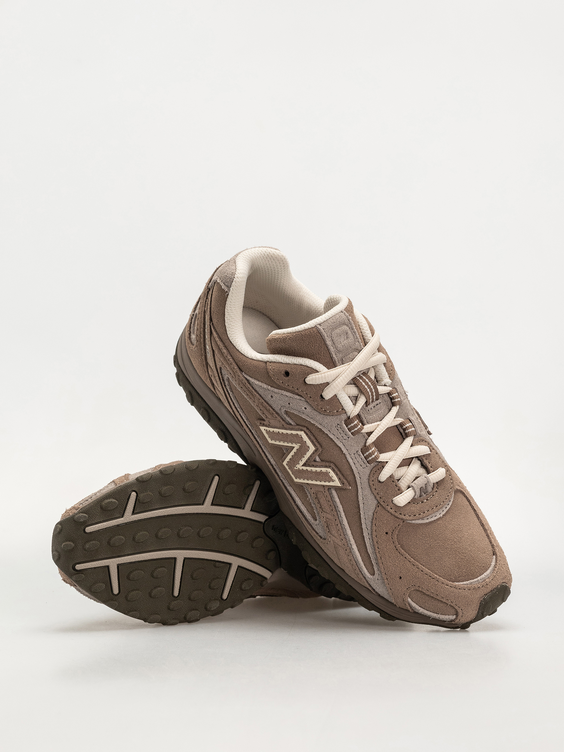 New Balance 204 Shoes - brown (mushroom/arid stone mma)