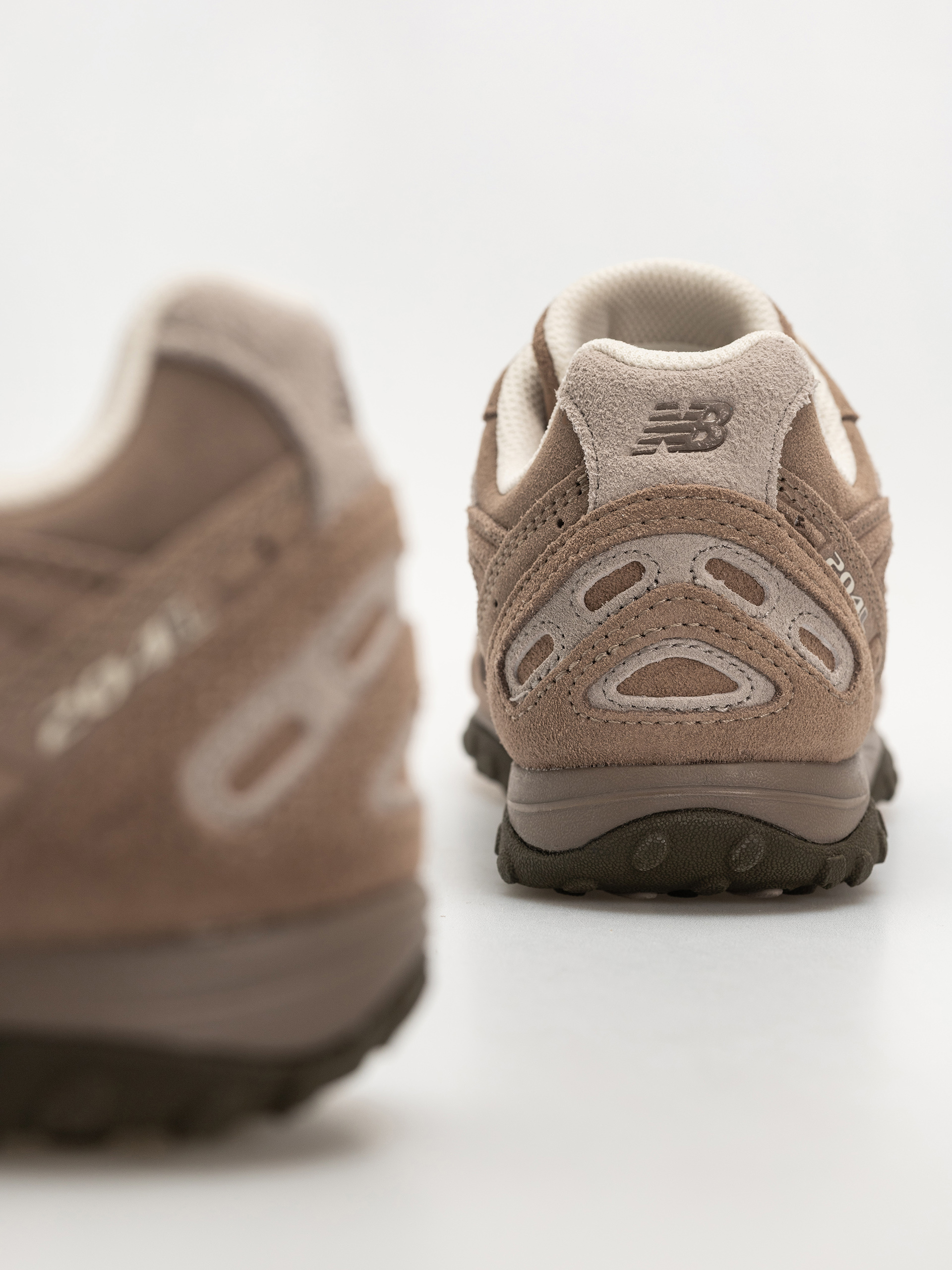New Balance 204 Schuhe (mushroom/arid stone mma)