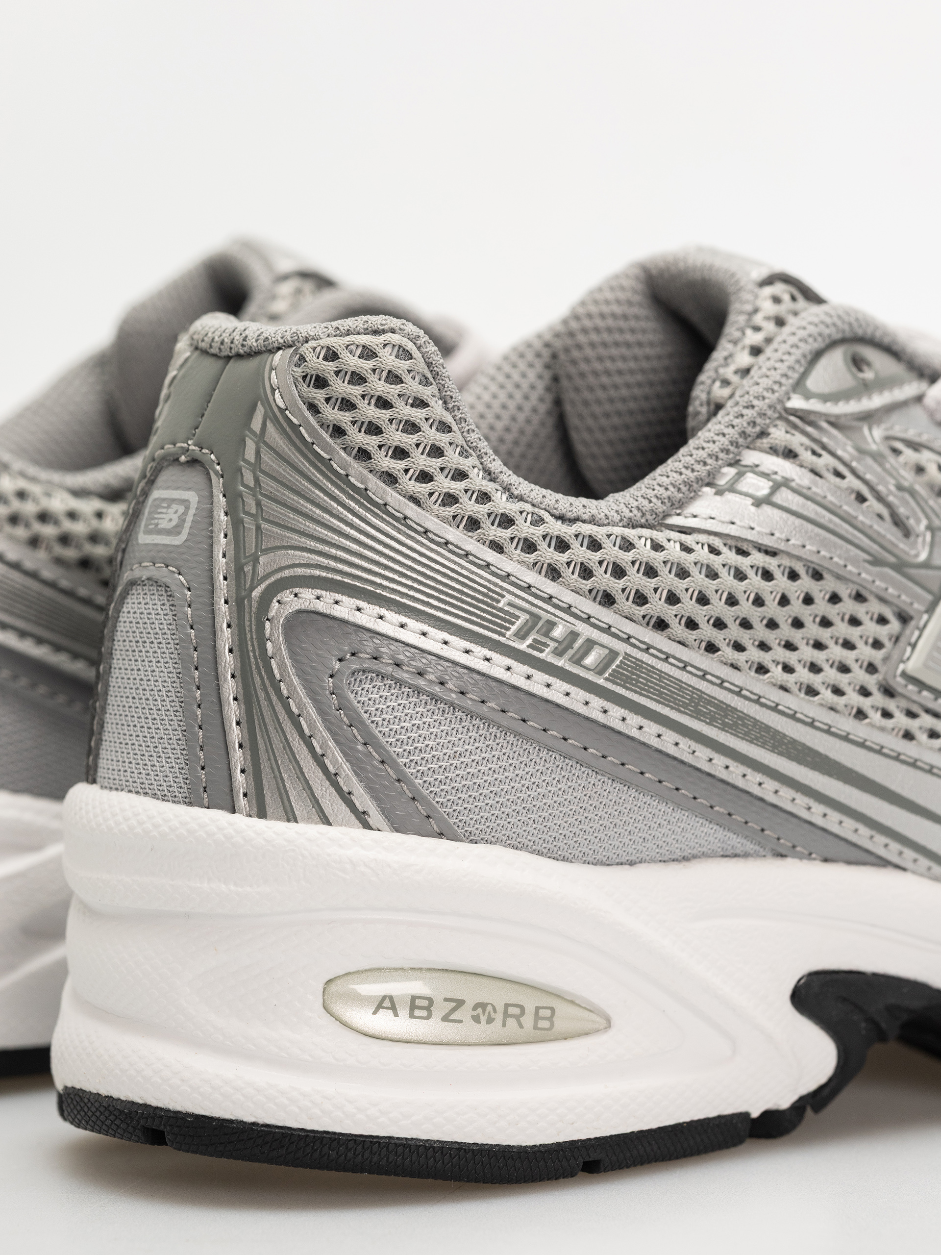 New Balance 740 Schuhe (castlerock/slate gray/silver metallic sg2)