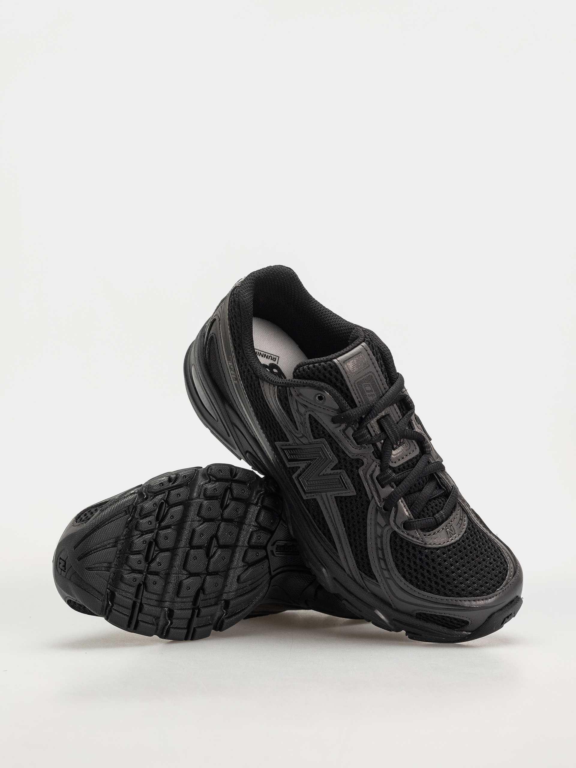 New Balance 740 Shoes (white/silver metallic/black nw2)