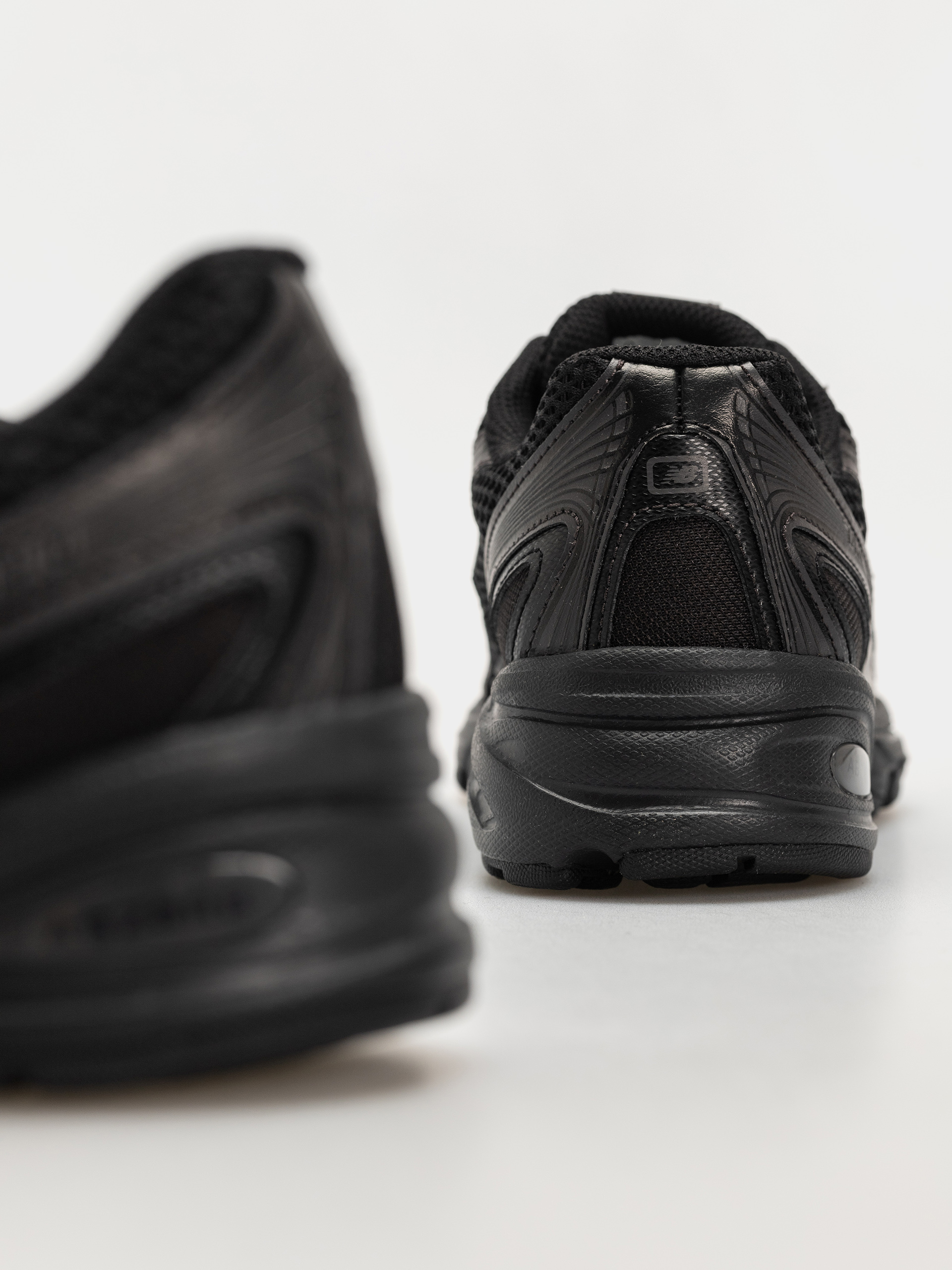 New Balance 740 Schuhe (white/silver metallic/black nw2)