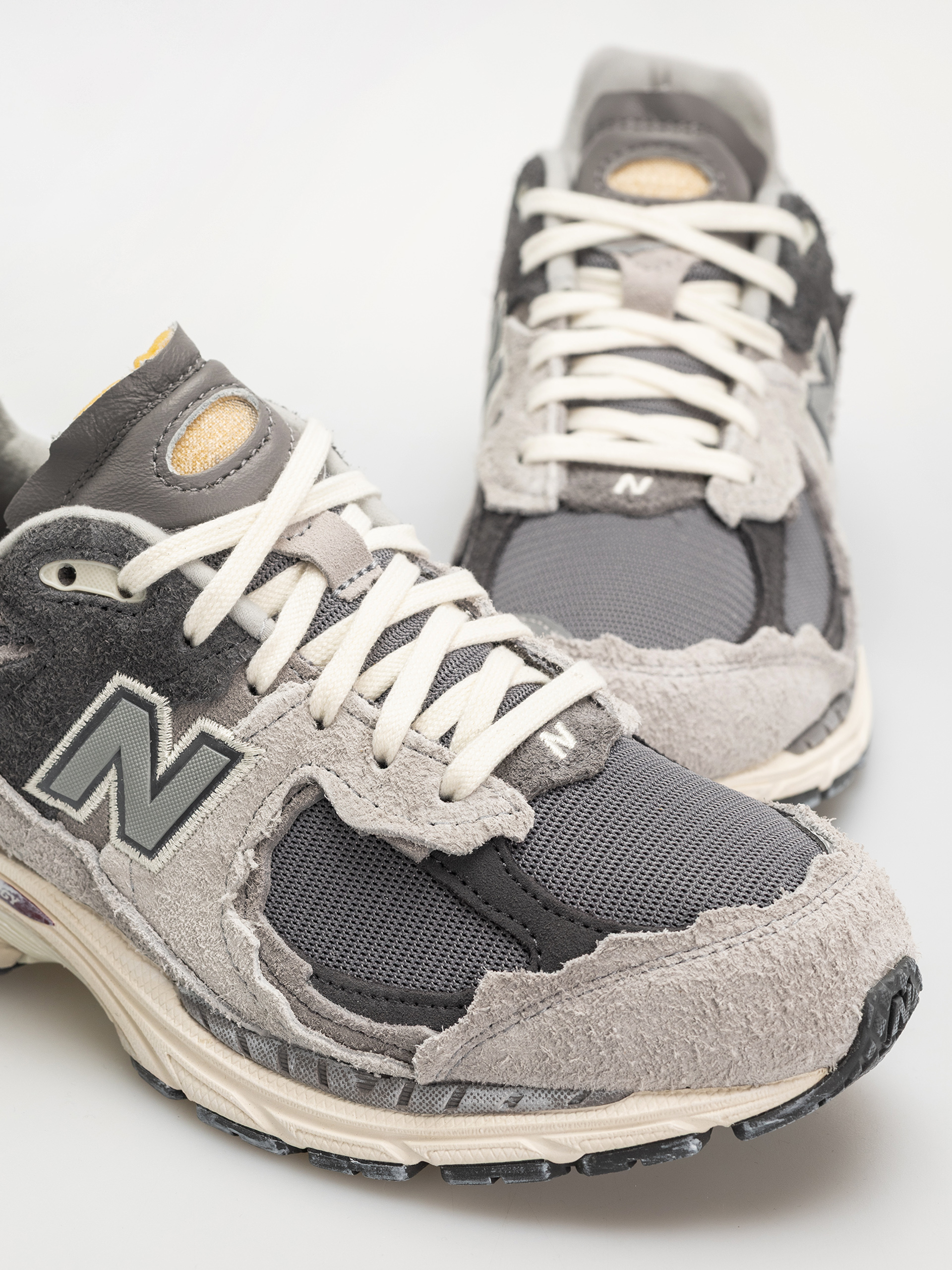 New Balance Shoes 2002 (grey)
