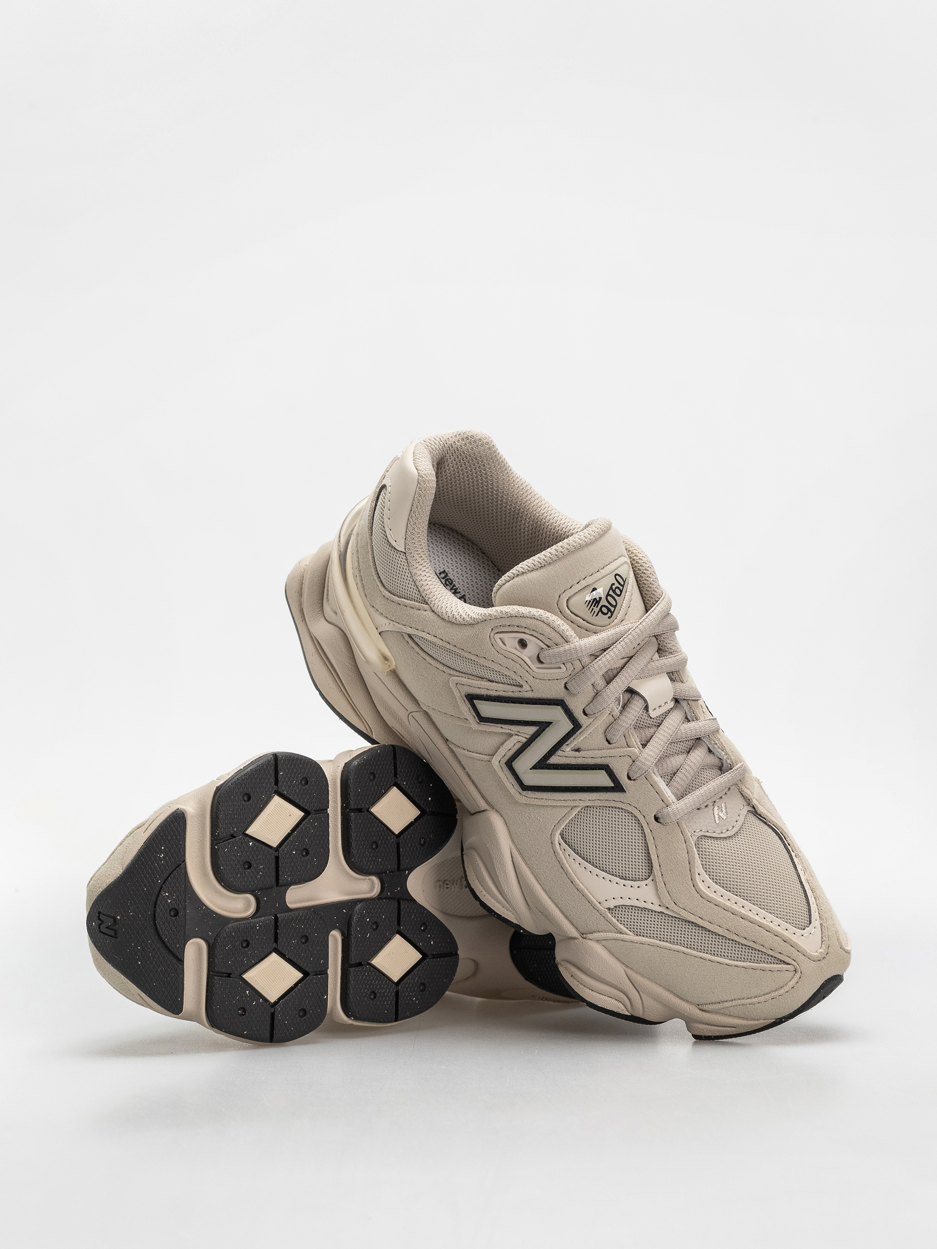 New Balance 9060 JR Shoes (shipyard/linen)