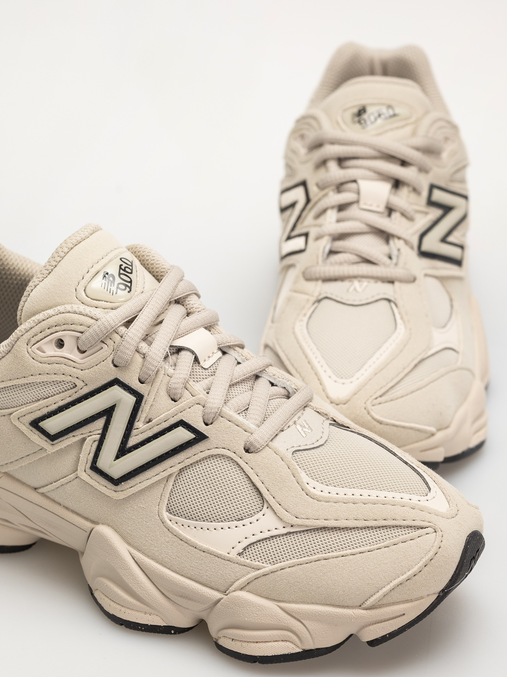 New Balance 9060 JR Schuhe (shipyard/linen)
