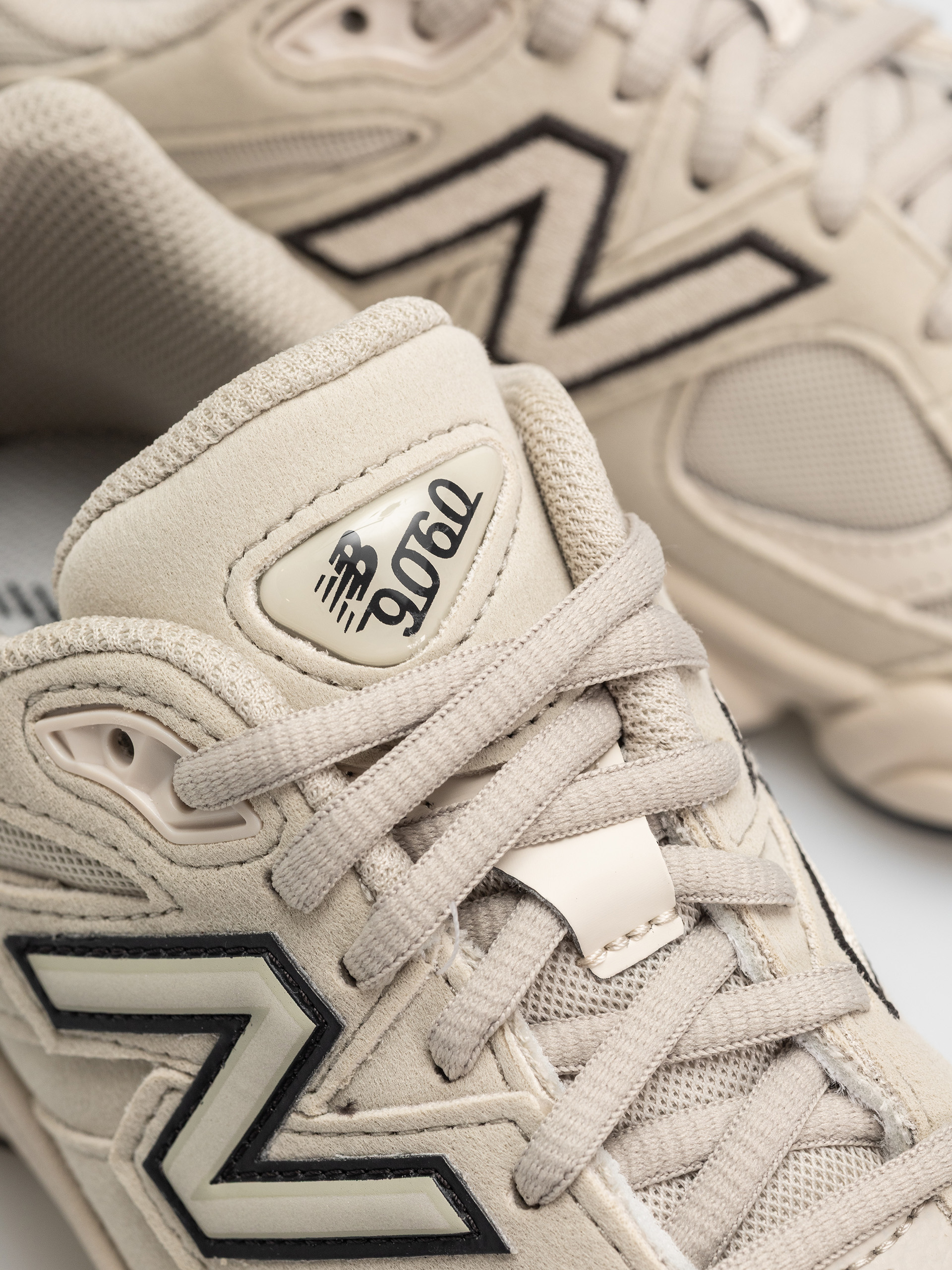 New Balance 9060 JR Shoes (shipyard/linen)