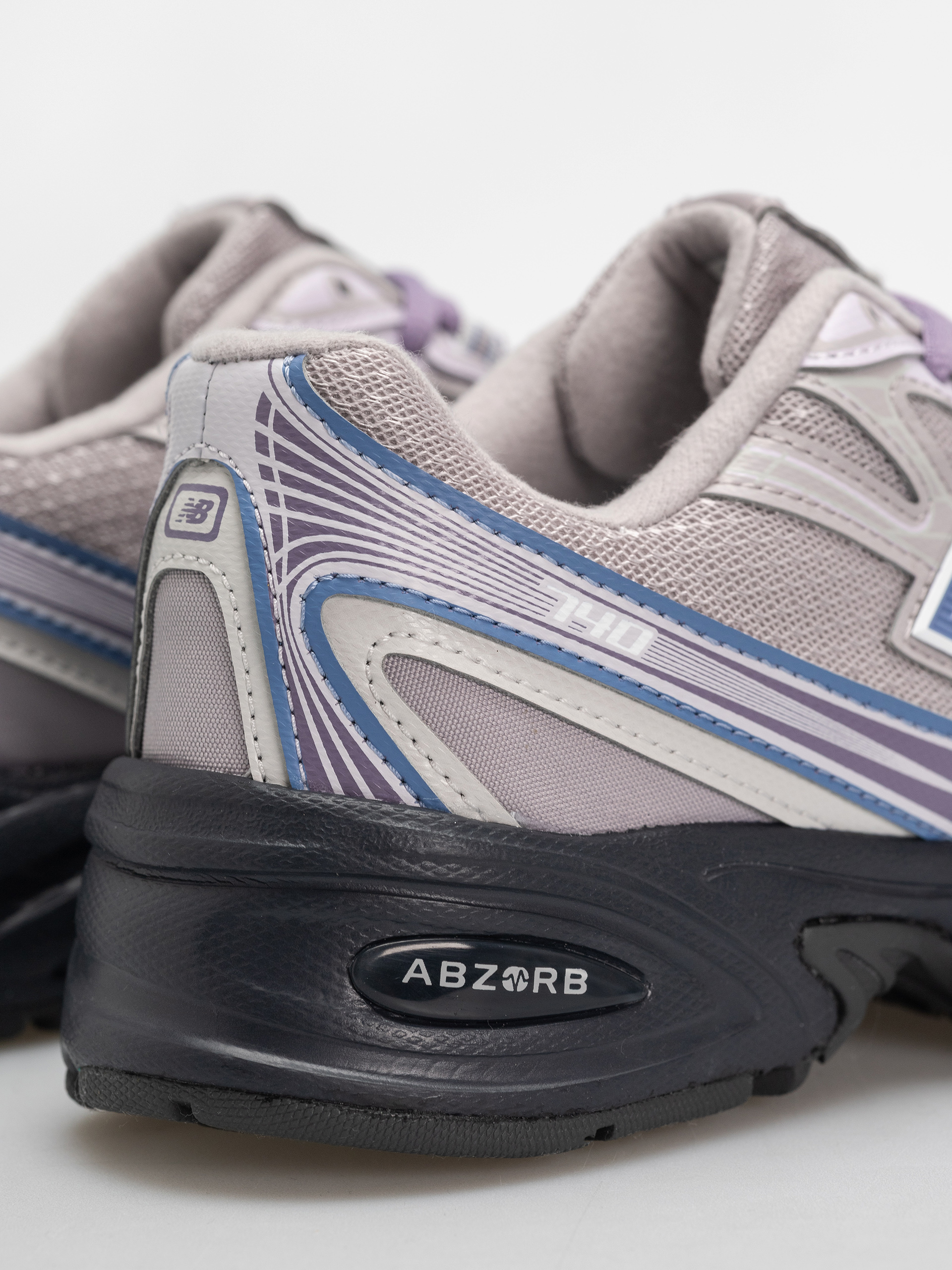 New Balance 740 JR Shoes (truffle salt/fairweather blue)